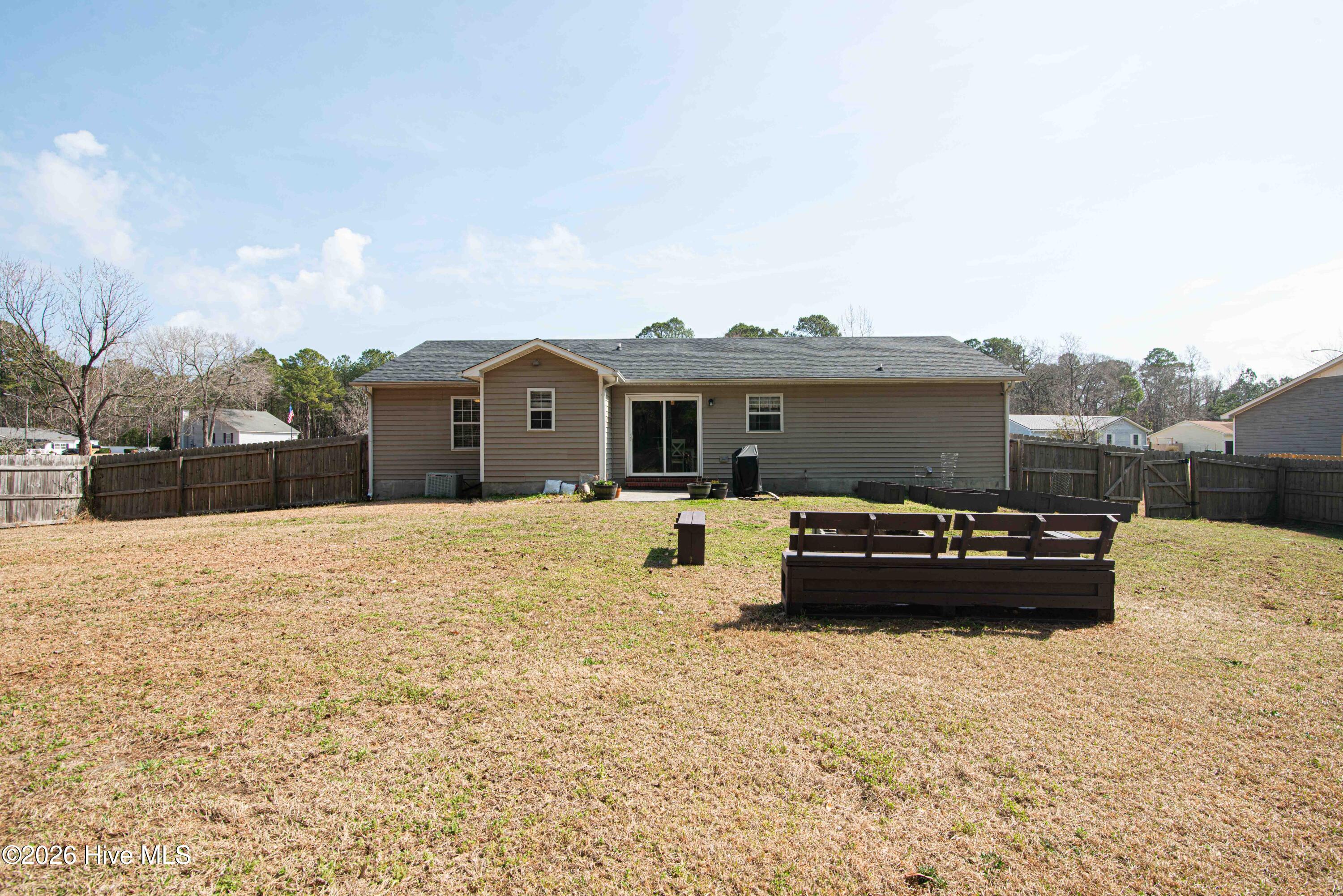 100558761 | Photo 23