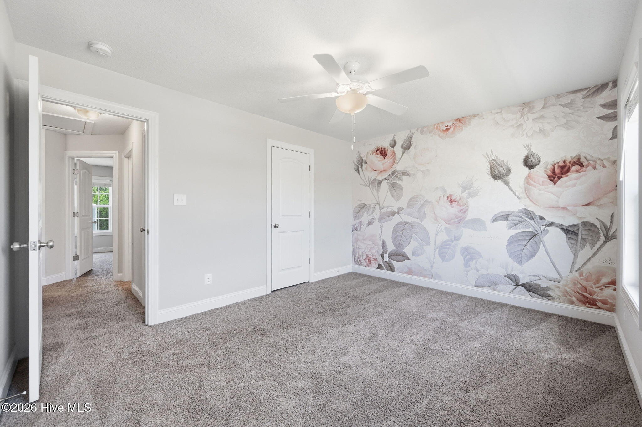 100588939 | Photo 31