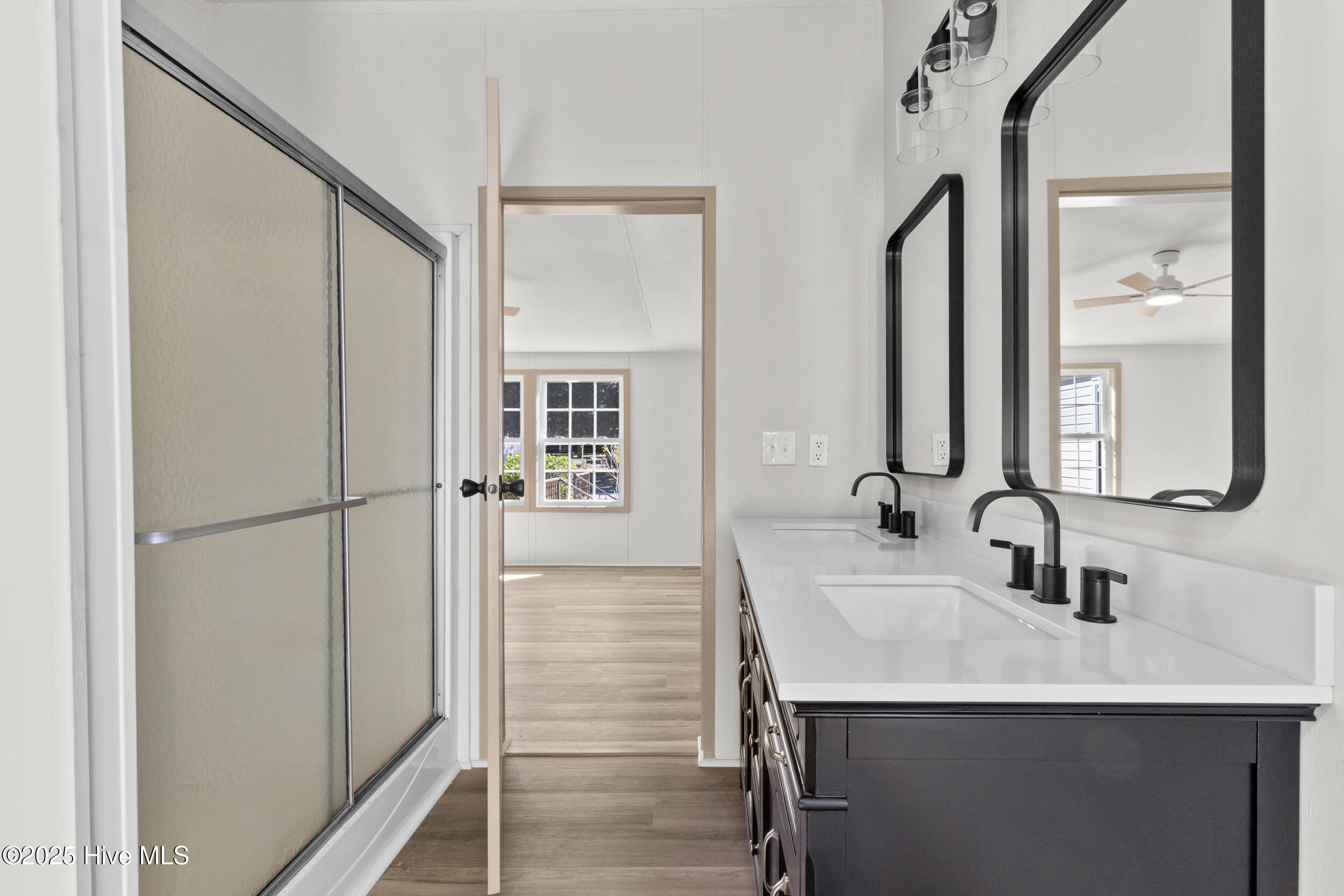 100540326 | Photo 10