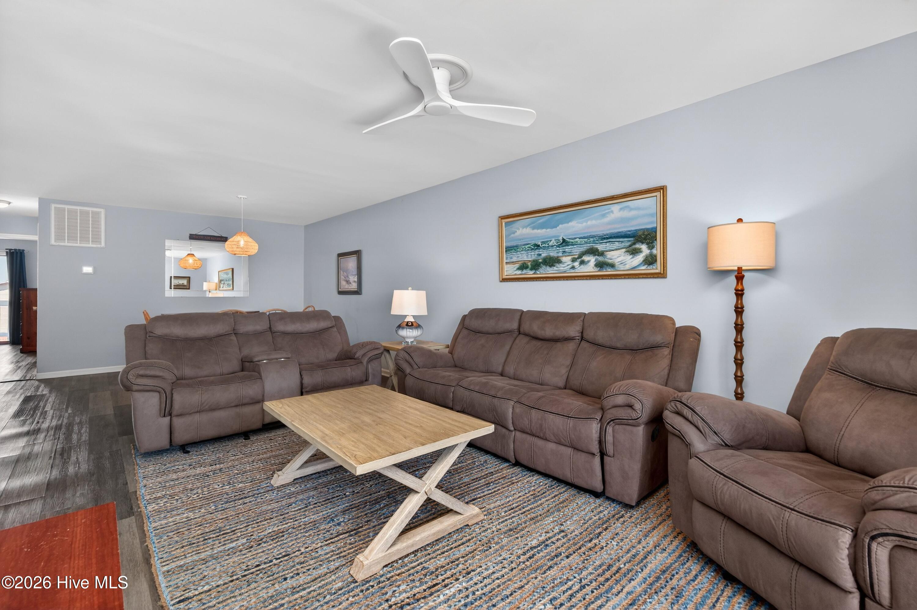 100563490 | Photo 18