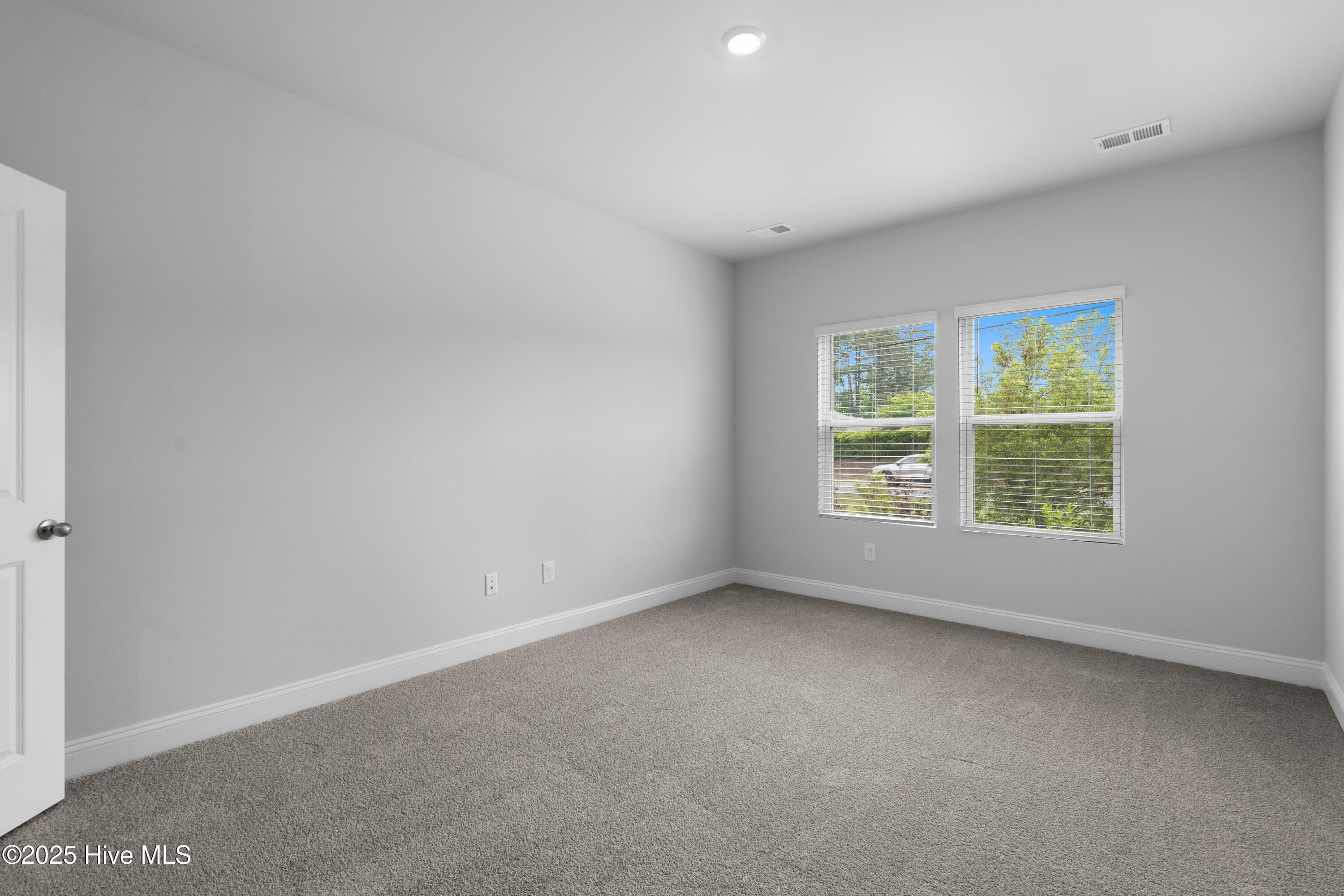 100510867 | Photo 18