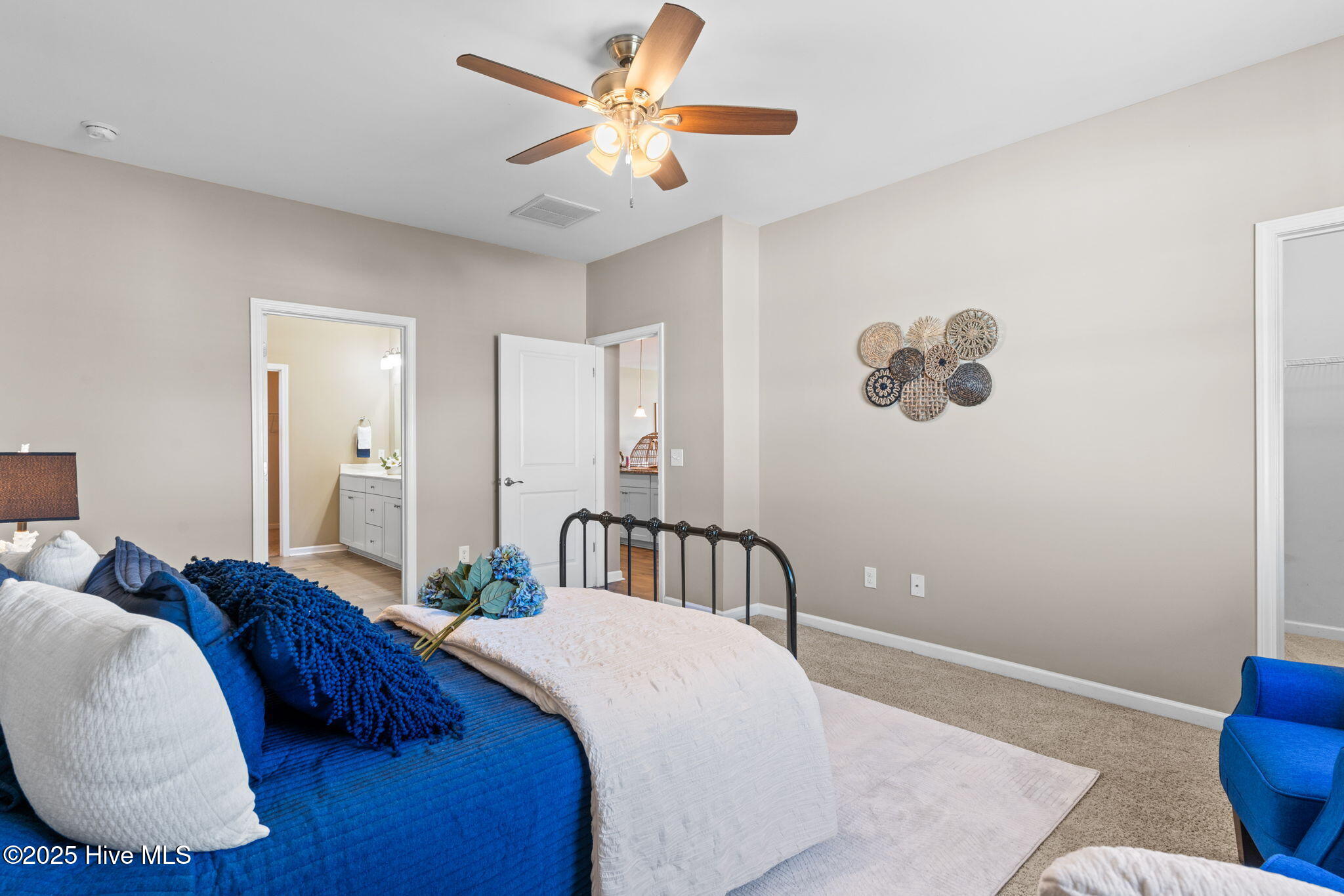 100538184 | Photo 23