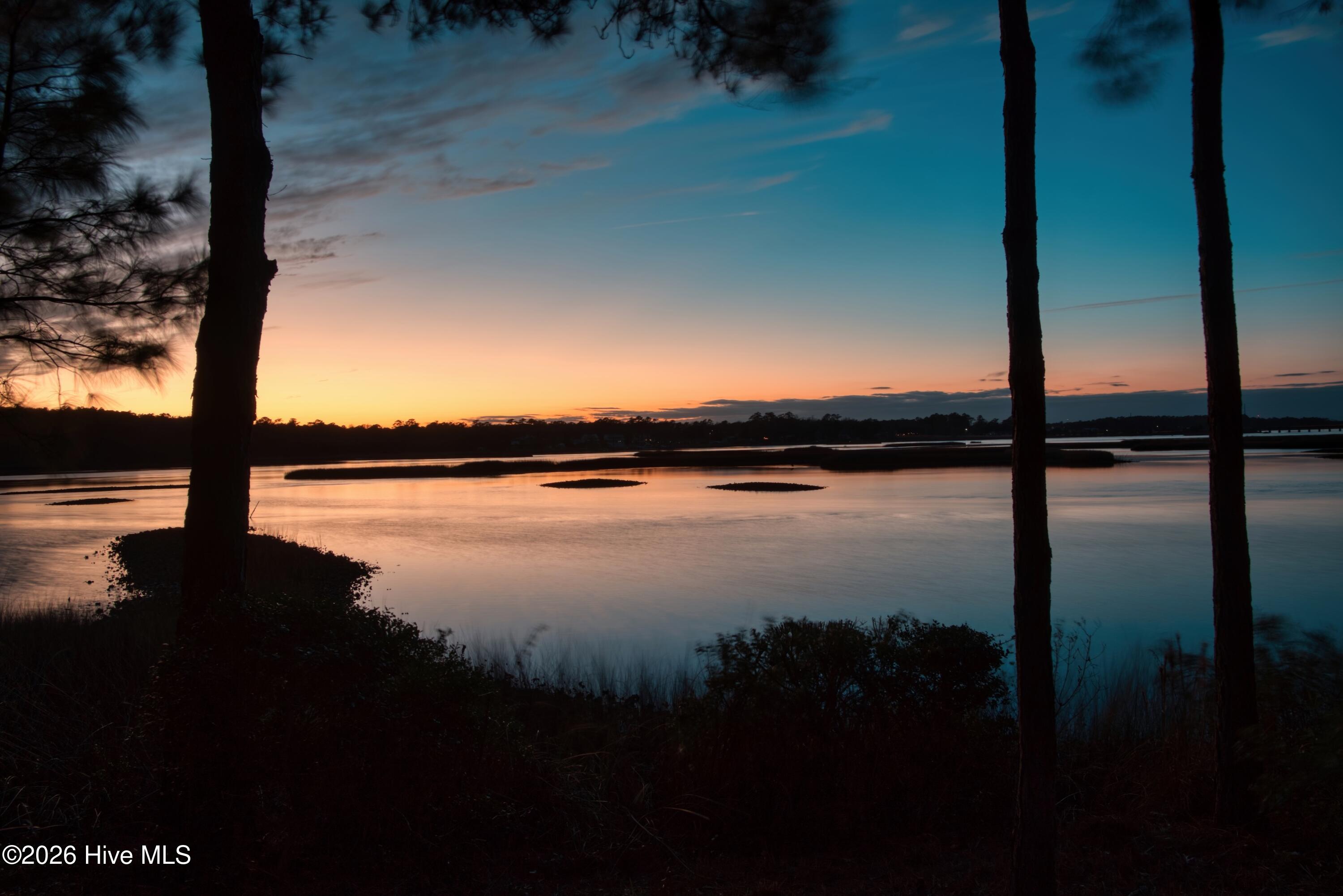 100551143 | Photo 51