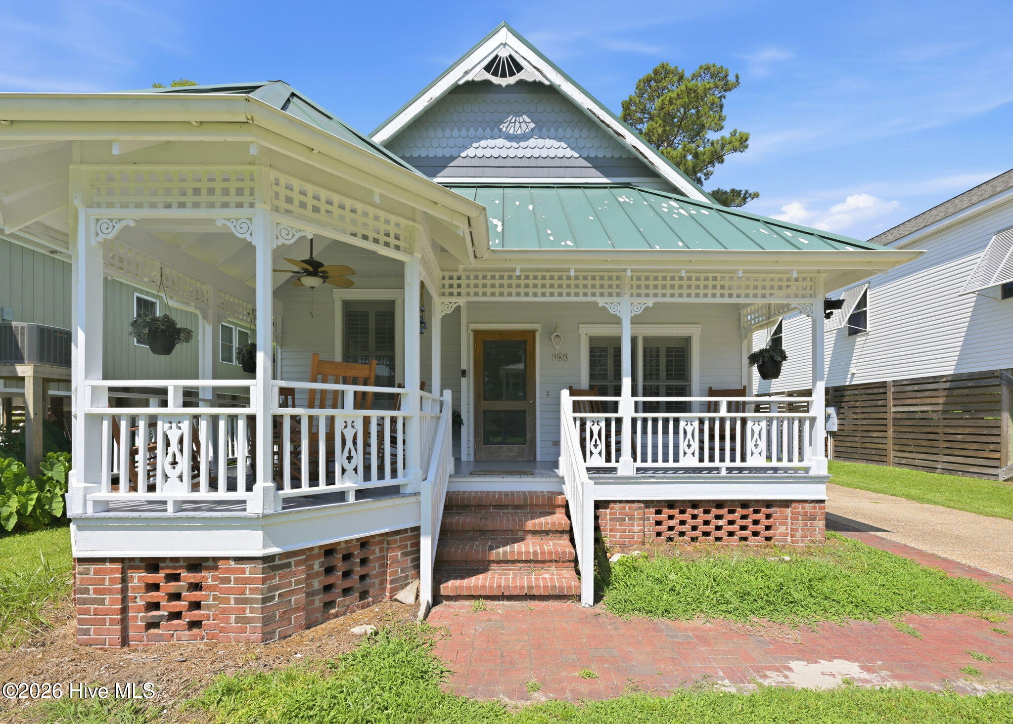 305 Vandemere Street,Oriental