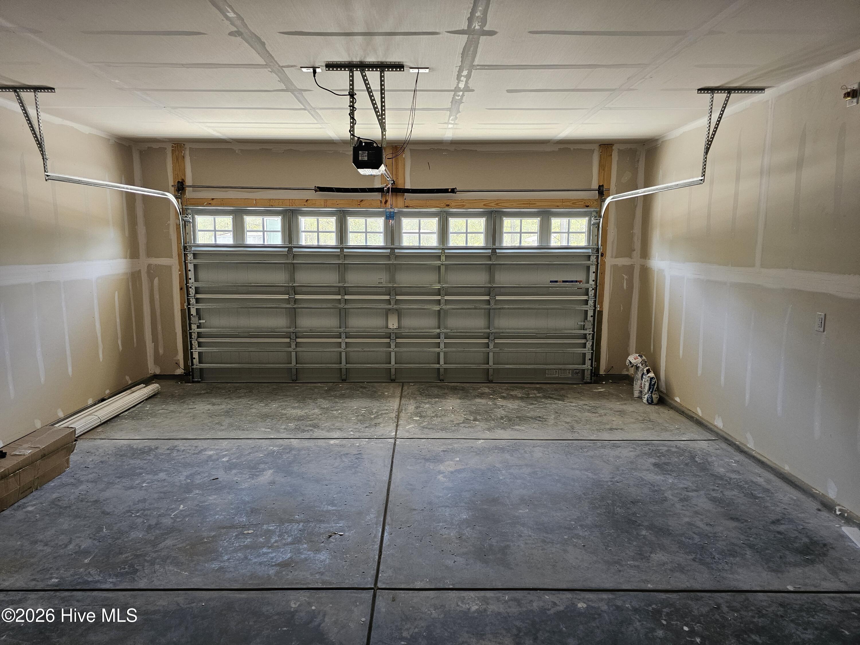 100555806 | Photo 21