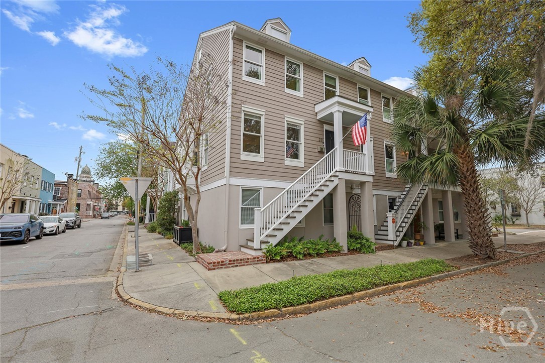 Photo 1 of Townhouse for sale at 231 Houston St, Savannah, GA 31401 | MLS# SA357987 | Listing updated on 2026-09-13