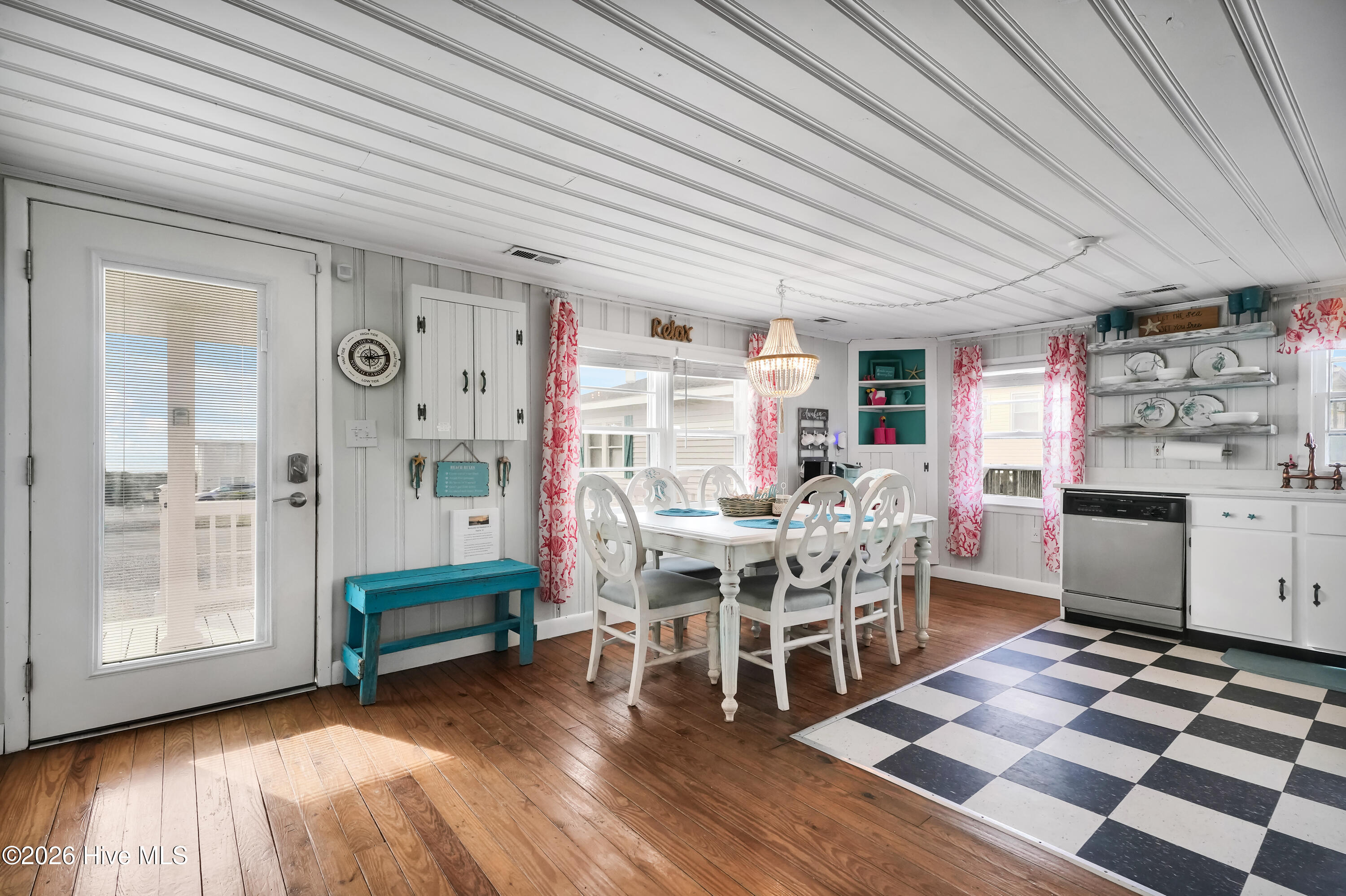 100552516 | Photo 12