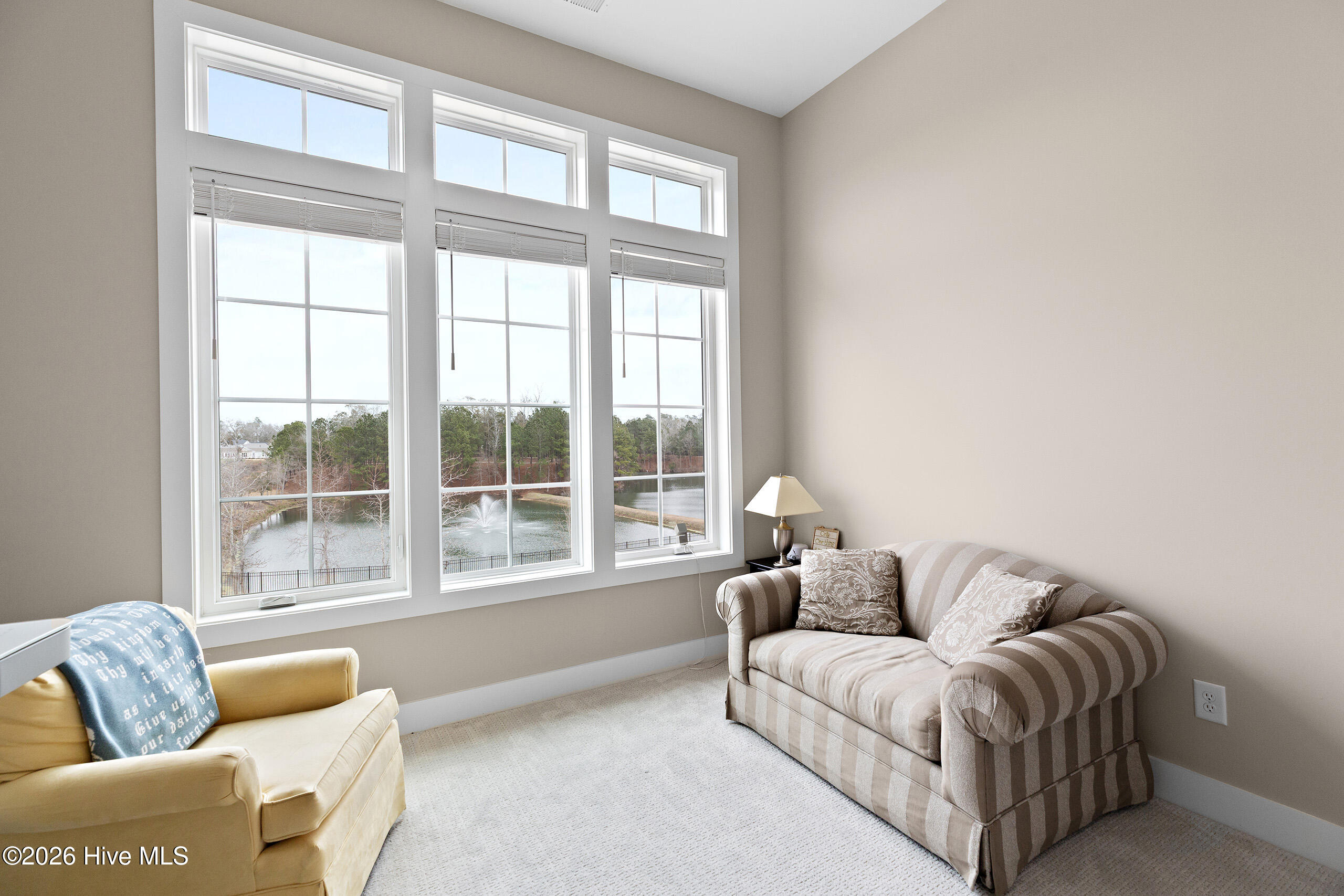 100563450 | Photo 40