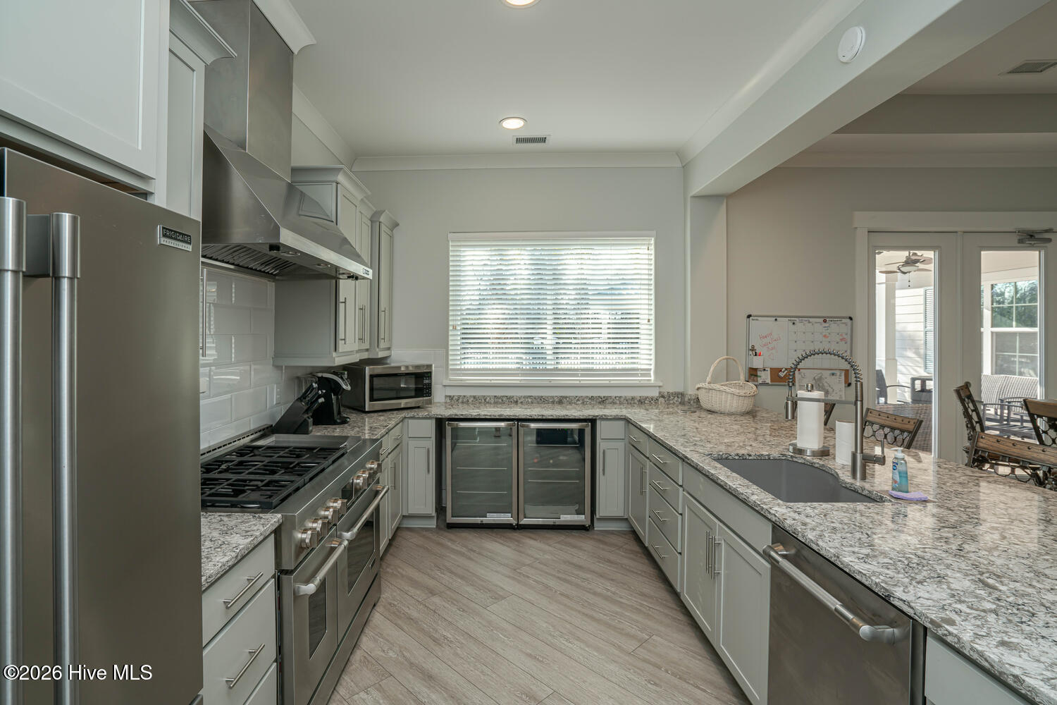 100555631 | Photo 15