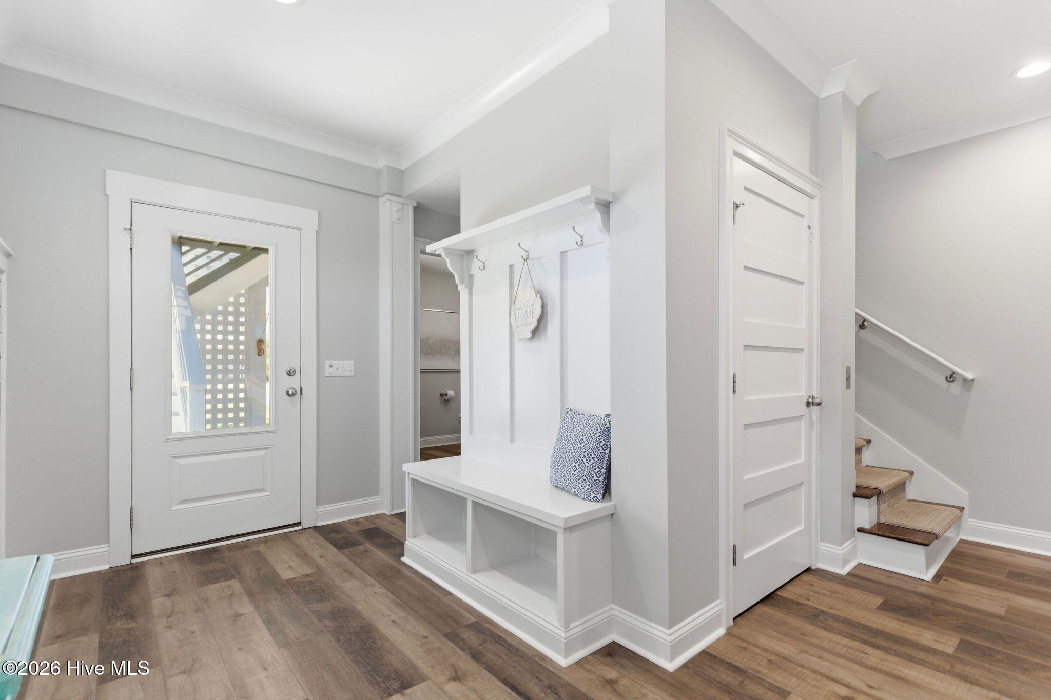 100570056 | Photo 64