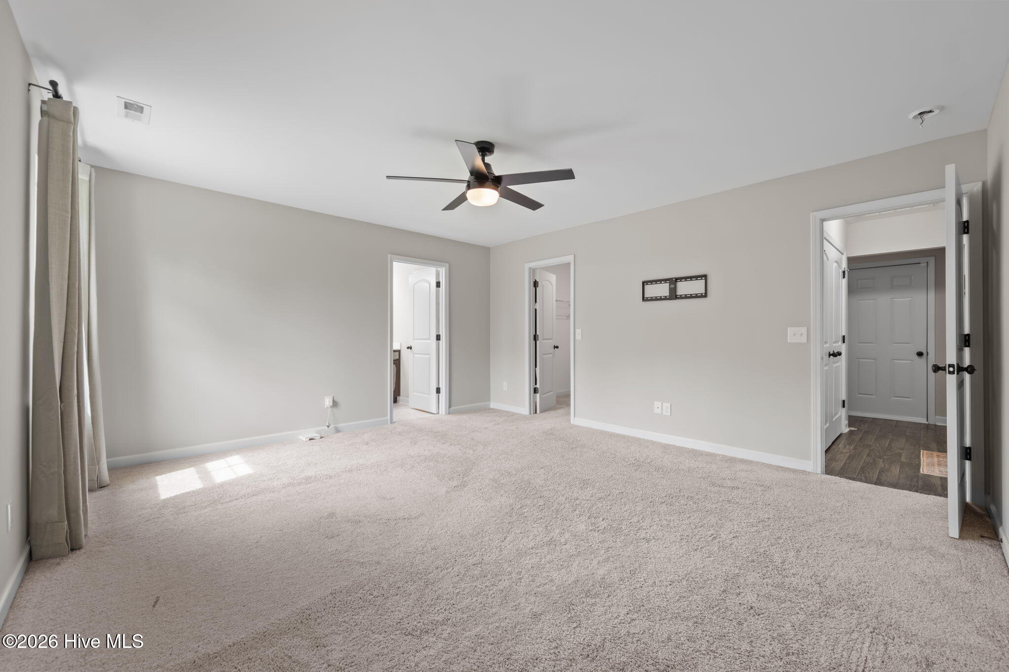 100567362 | Photo 14