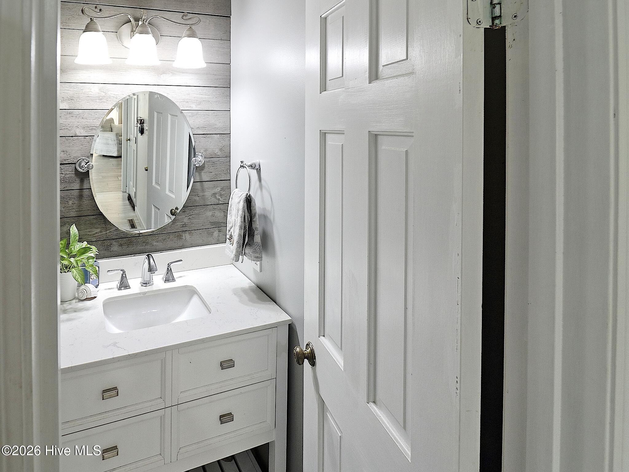 100554286 | Photo 22