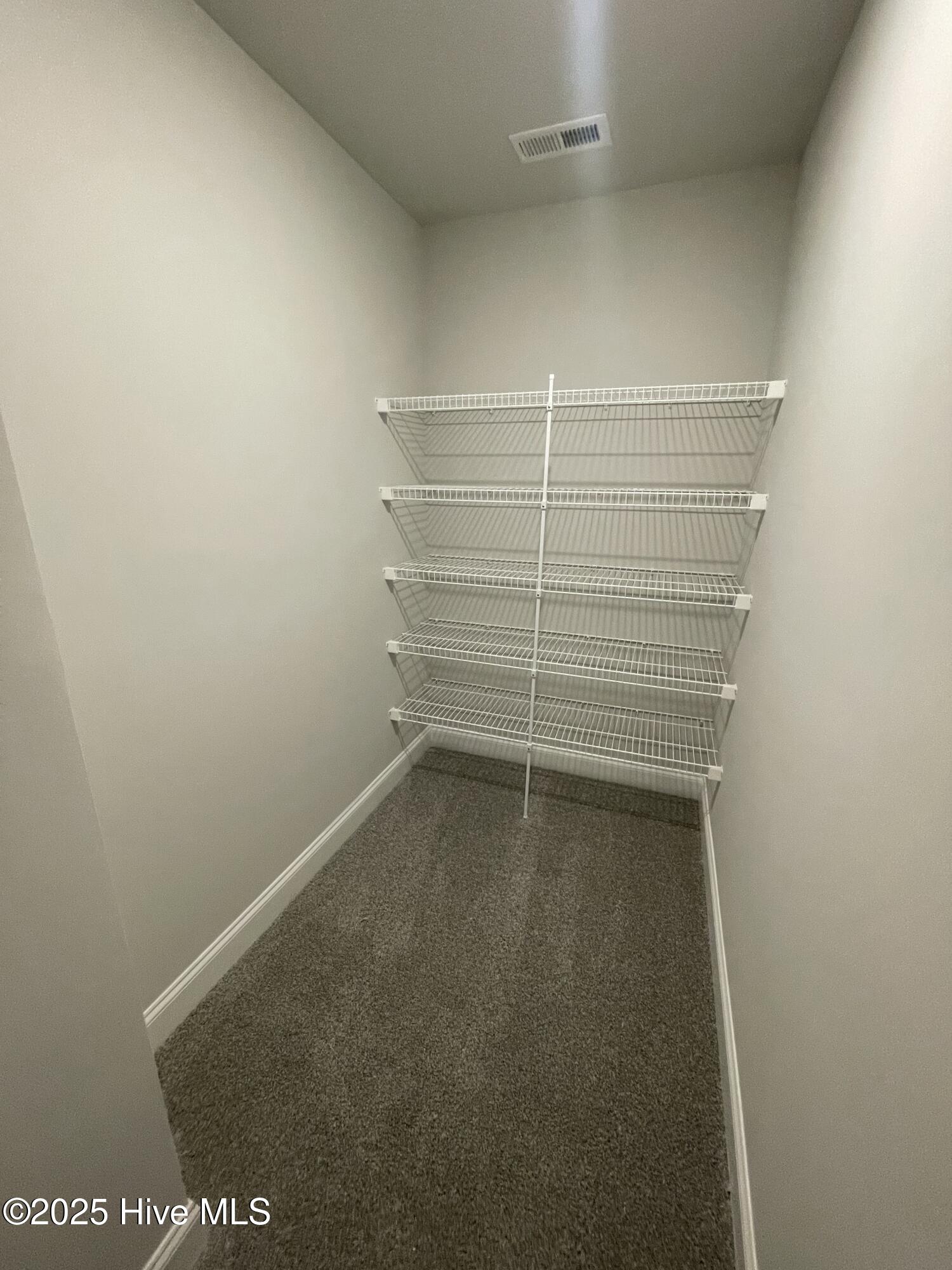 100425636 | Photo 47