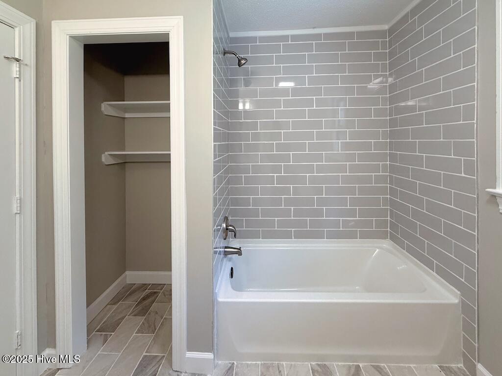 100519170 | Photo 39