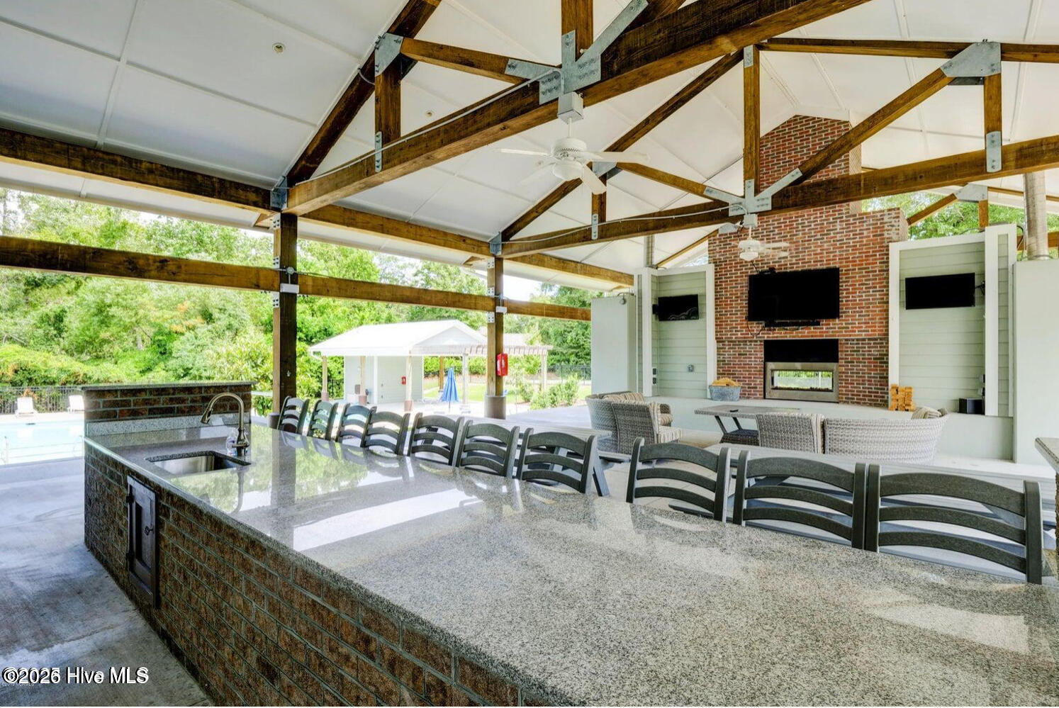 100551438 | Photo 61