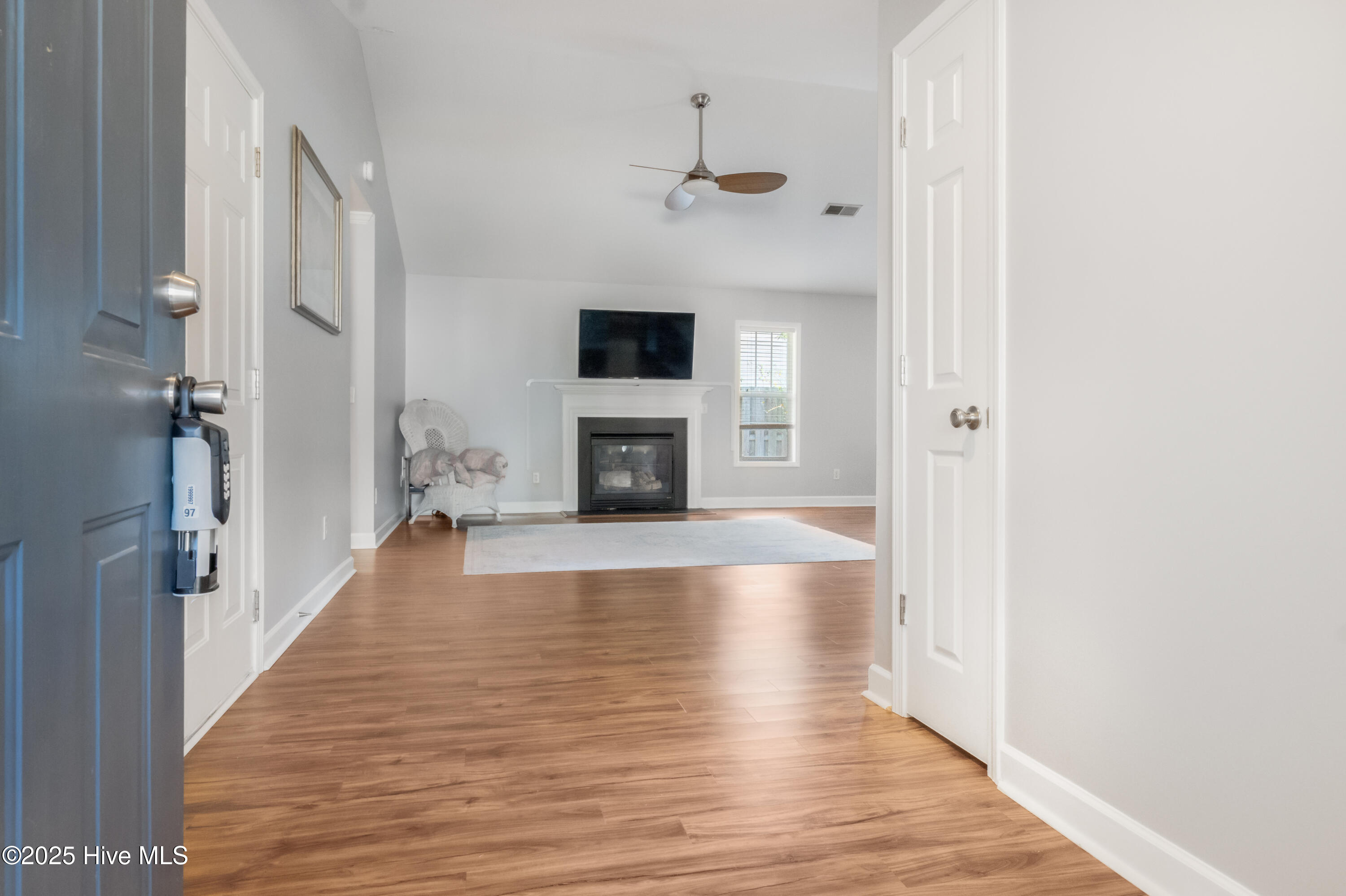 100535506 | Photo 36