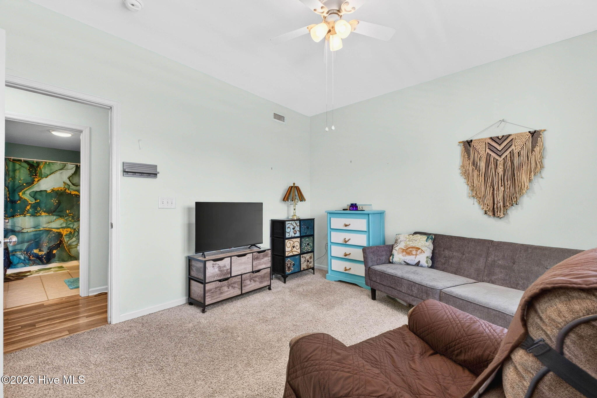 100562066 | Photo 10