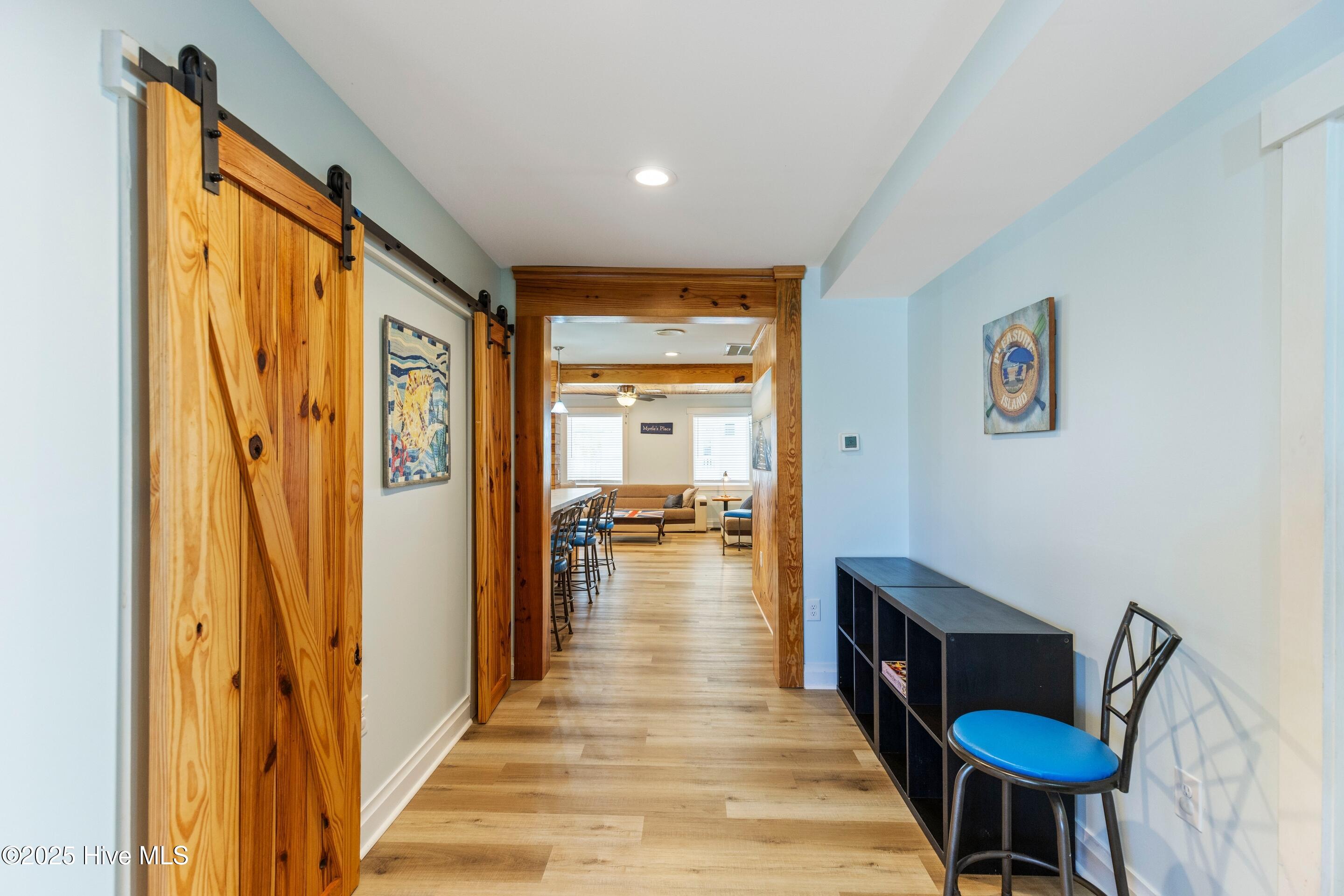 100567427 | Photo 30