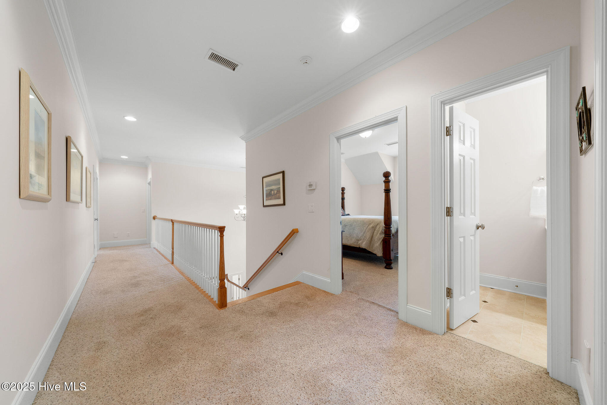 100532416 | Photo 41