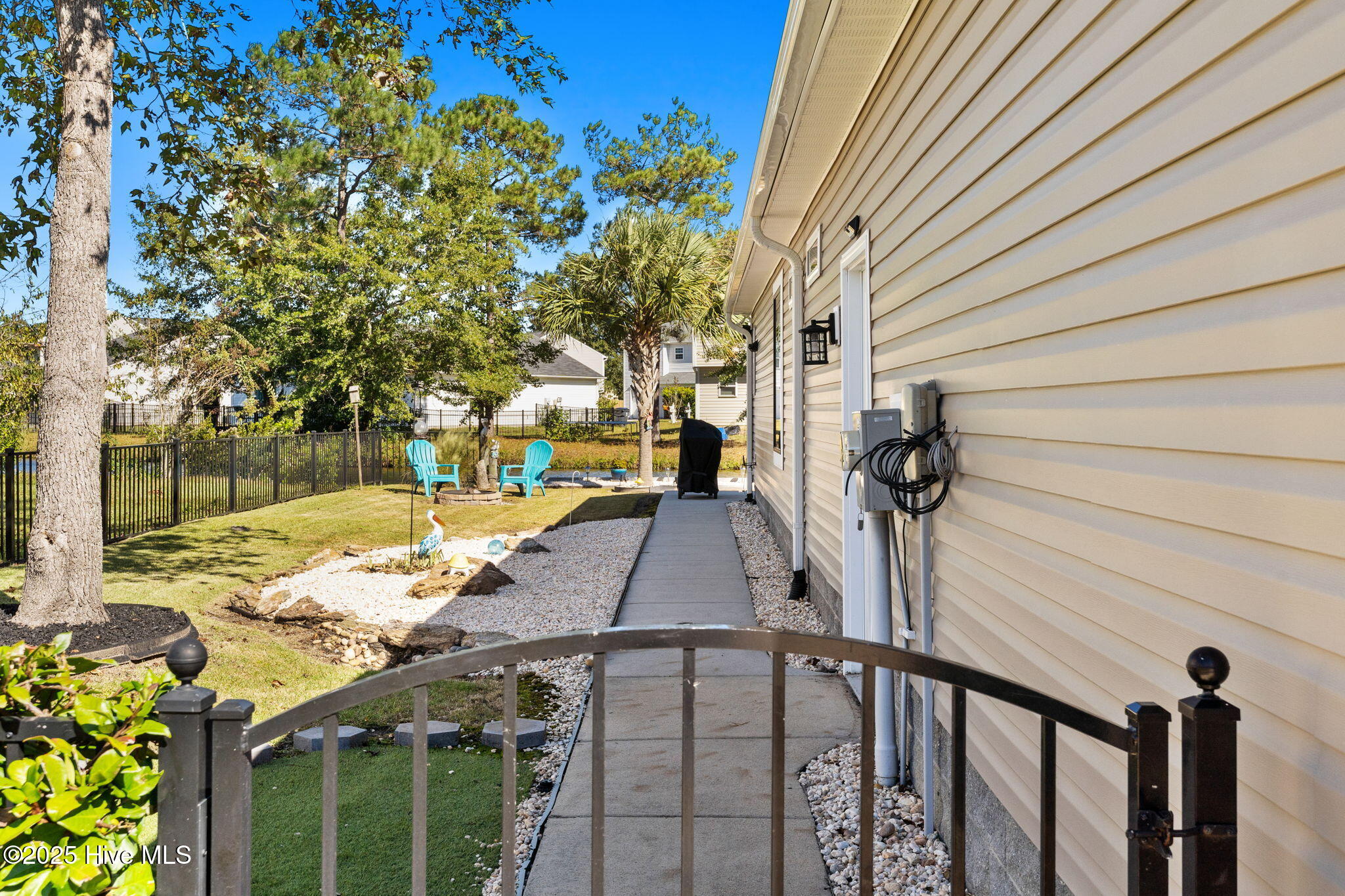 100536893 | Photo 36