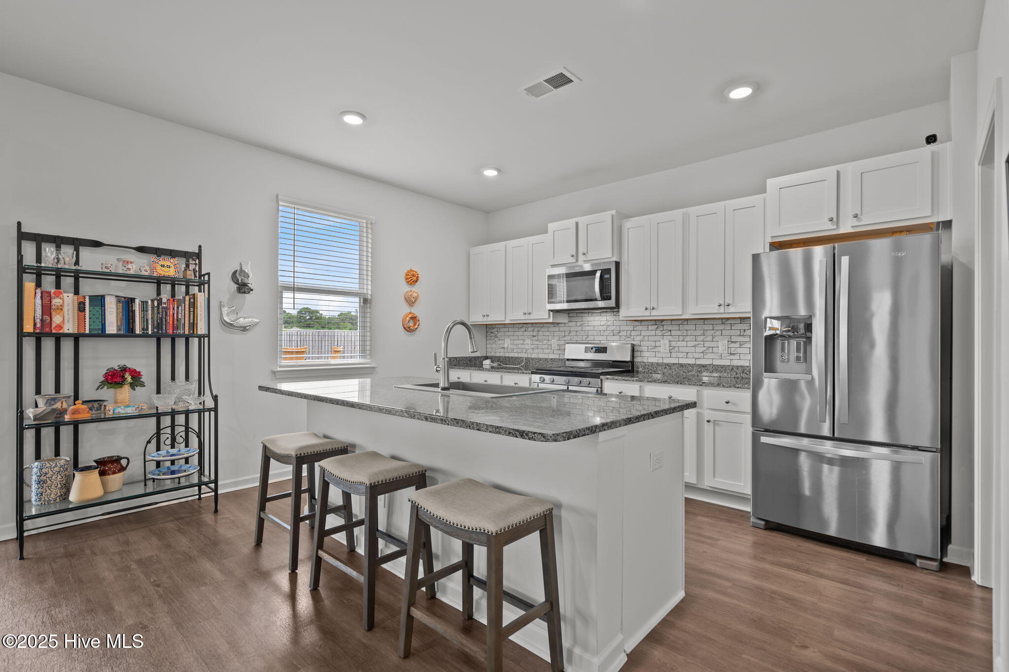 100532297 | Photo 11