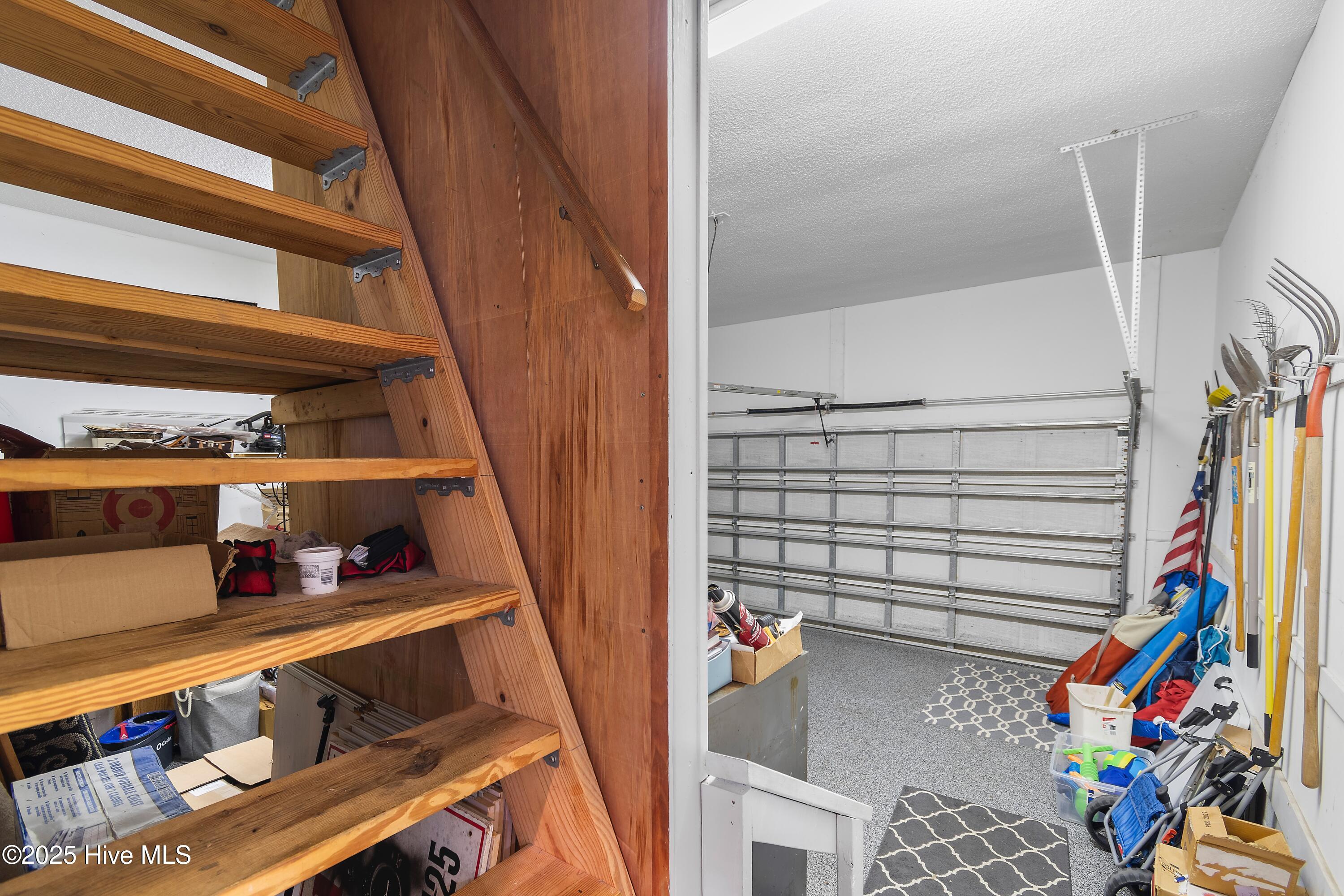 100545372 | Photo 15