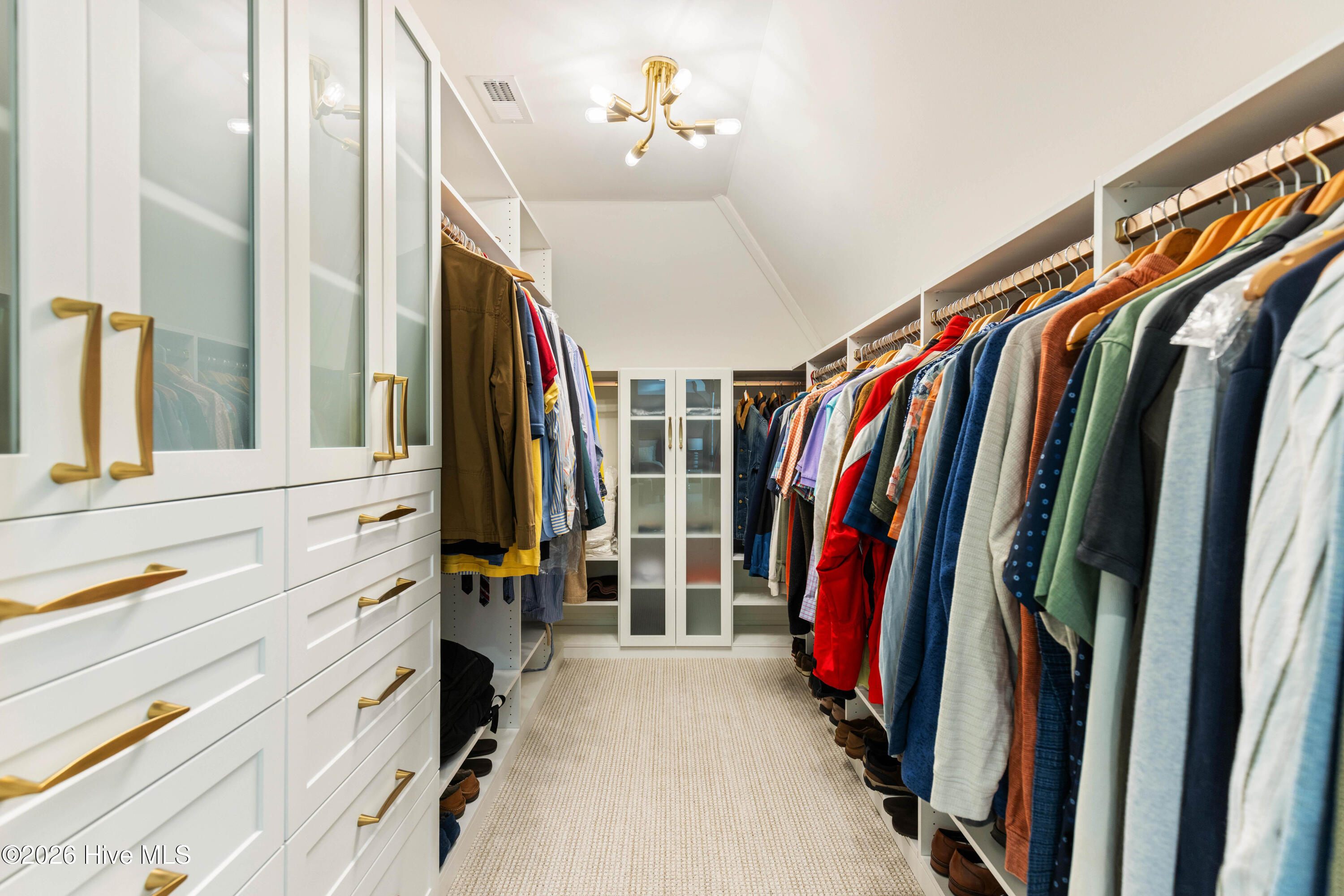 100555813 | Photo 65