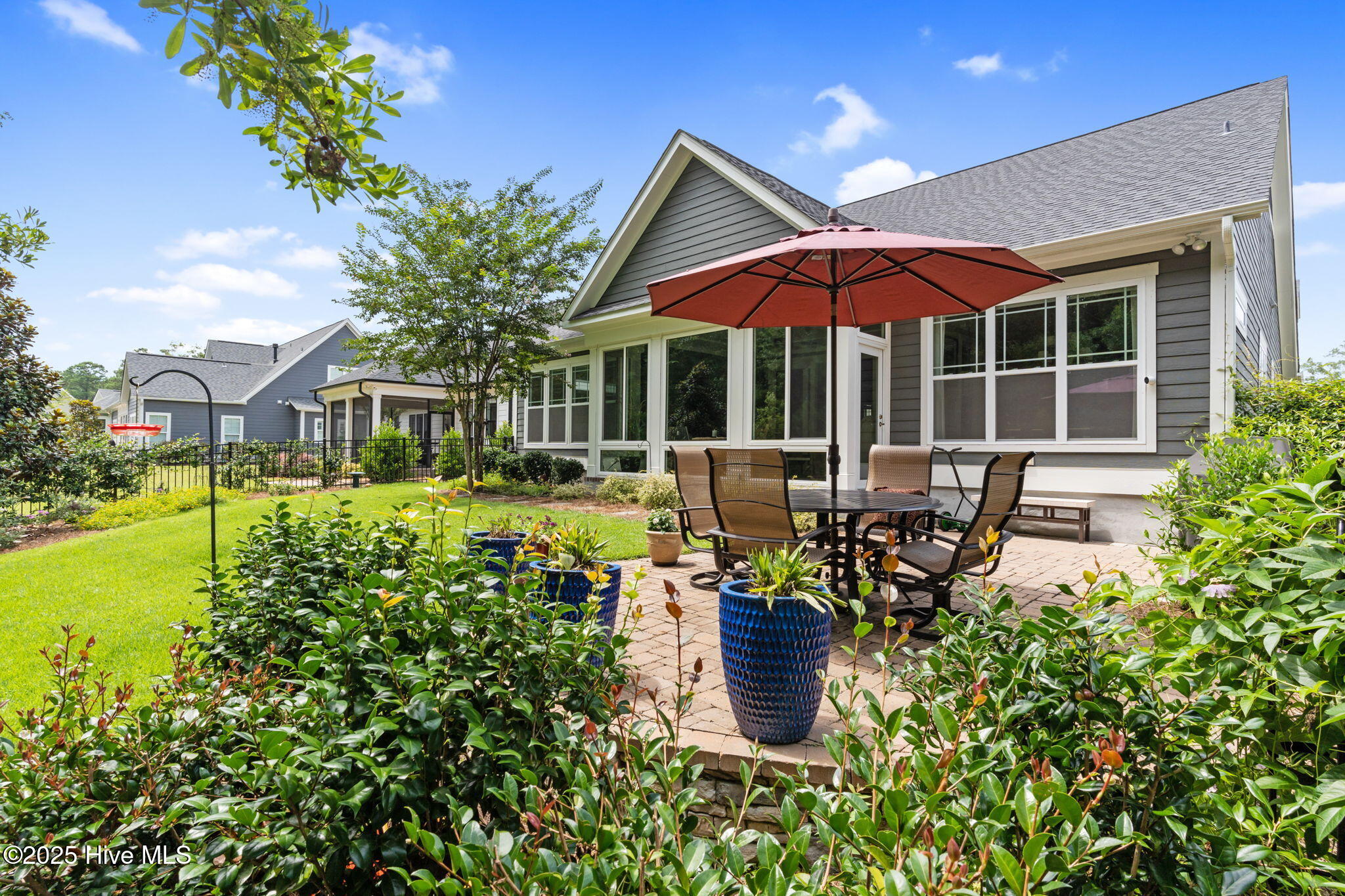 100529487 | Photo 37