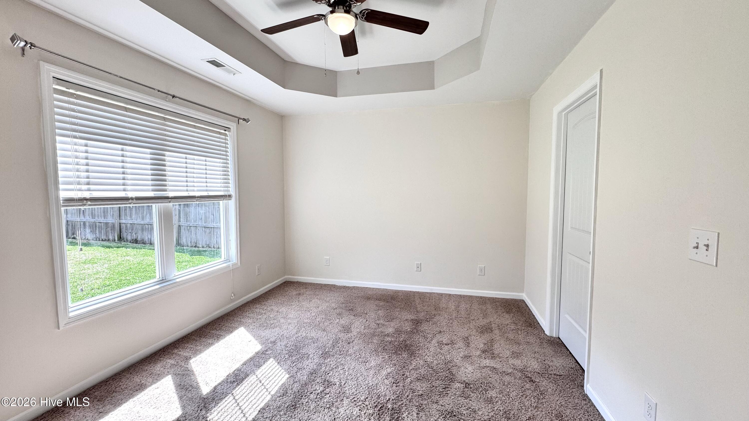 100561973 | Photo 17