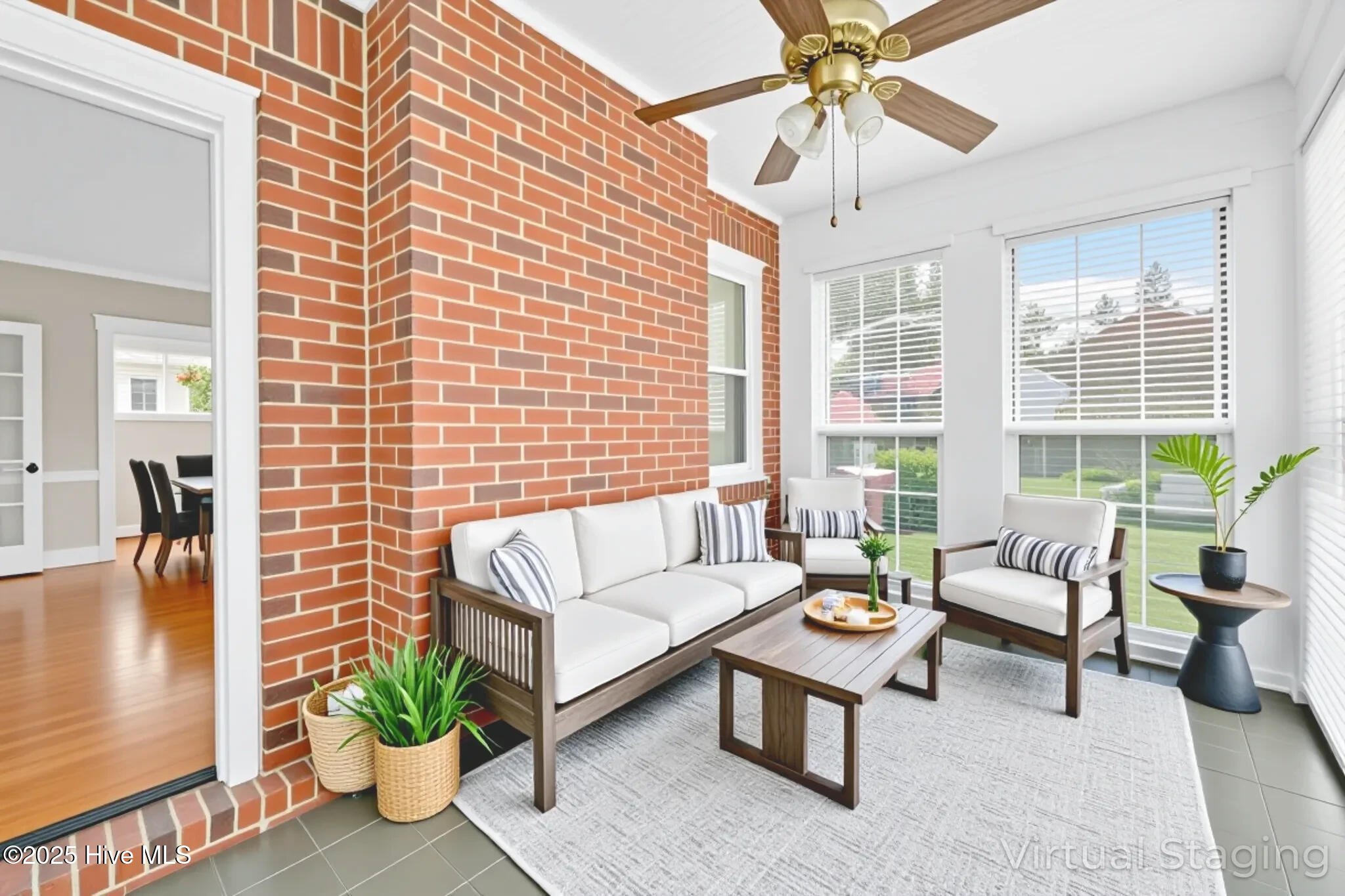 100522192 | Photo 12