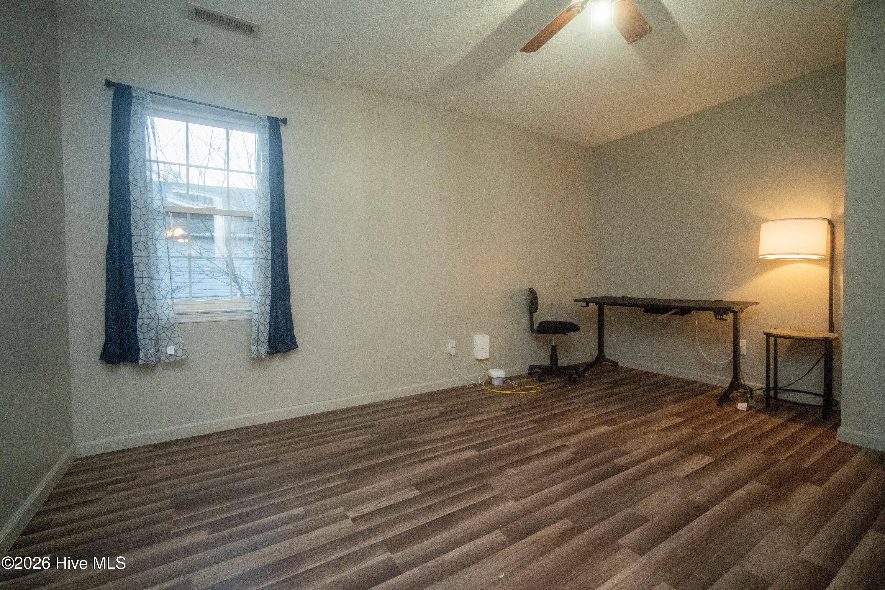 100552332 | Photo 19