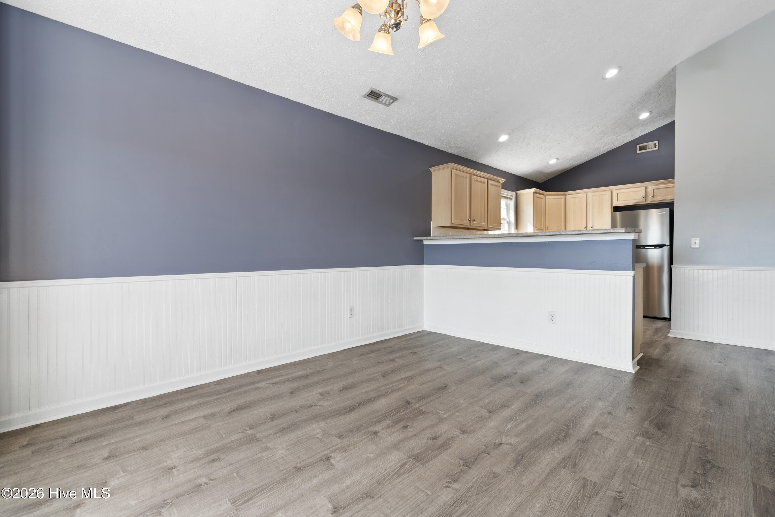 100554105 | Photo 10