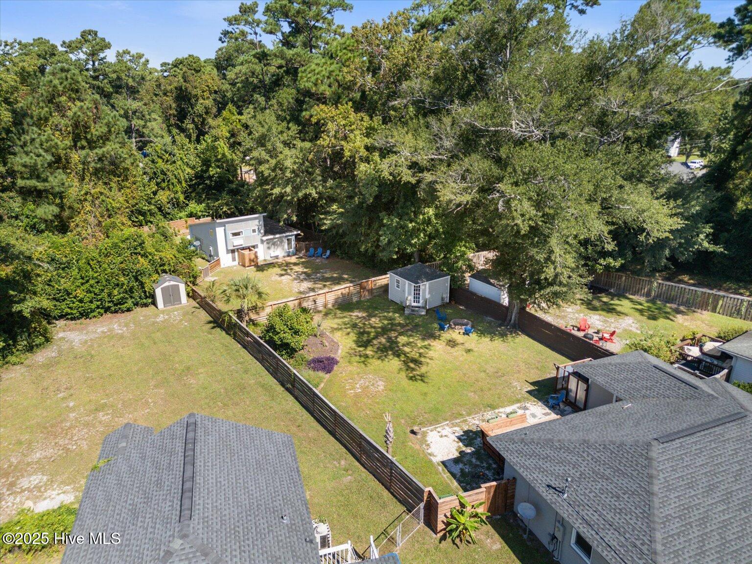 100528295 | Photo 42