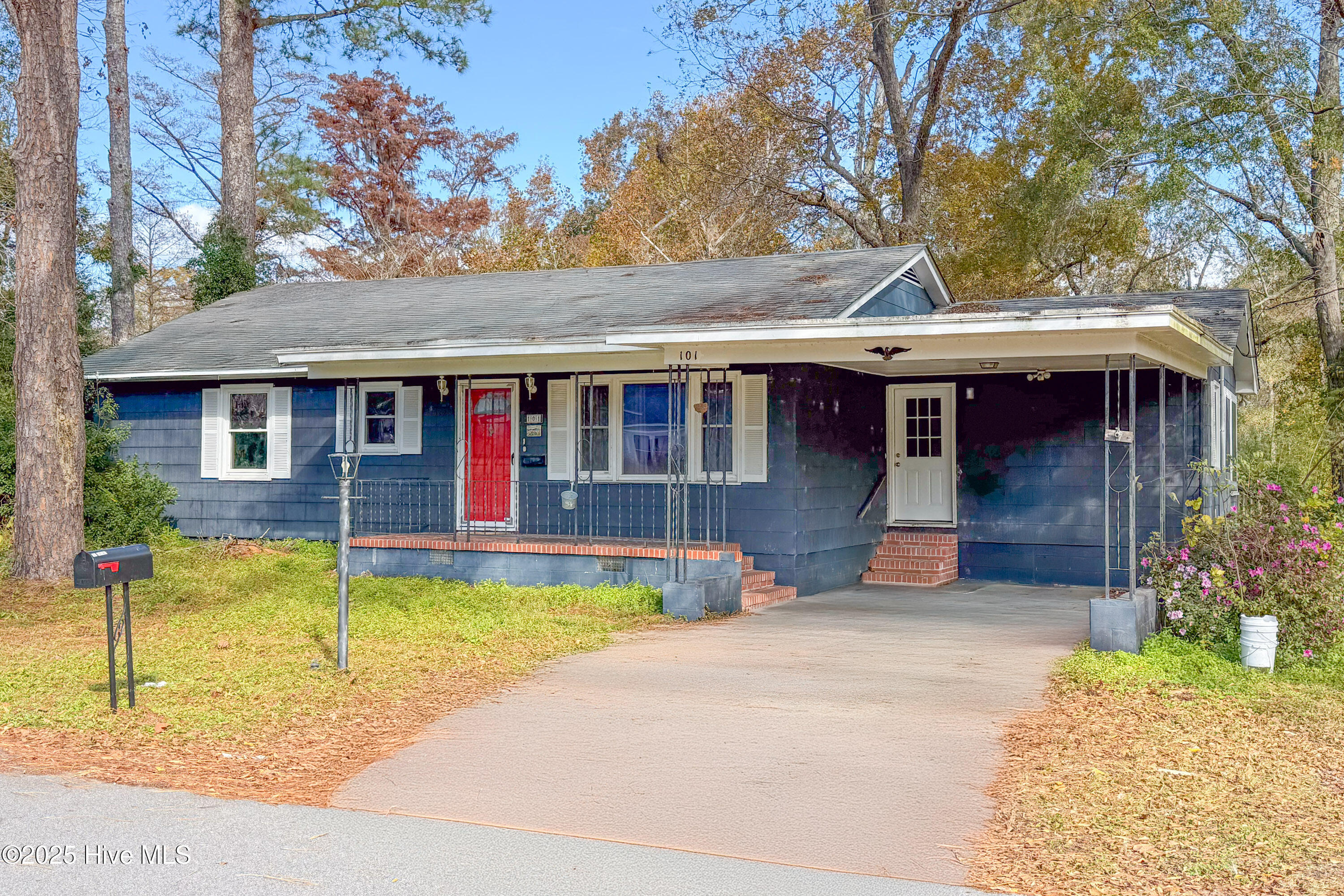 Homes for sale in Trenton, NC | 101 E Trent St, Trenton, NC 28585 | MLS# 100541176