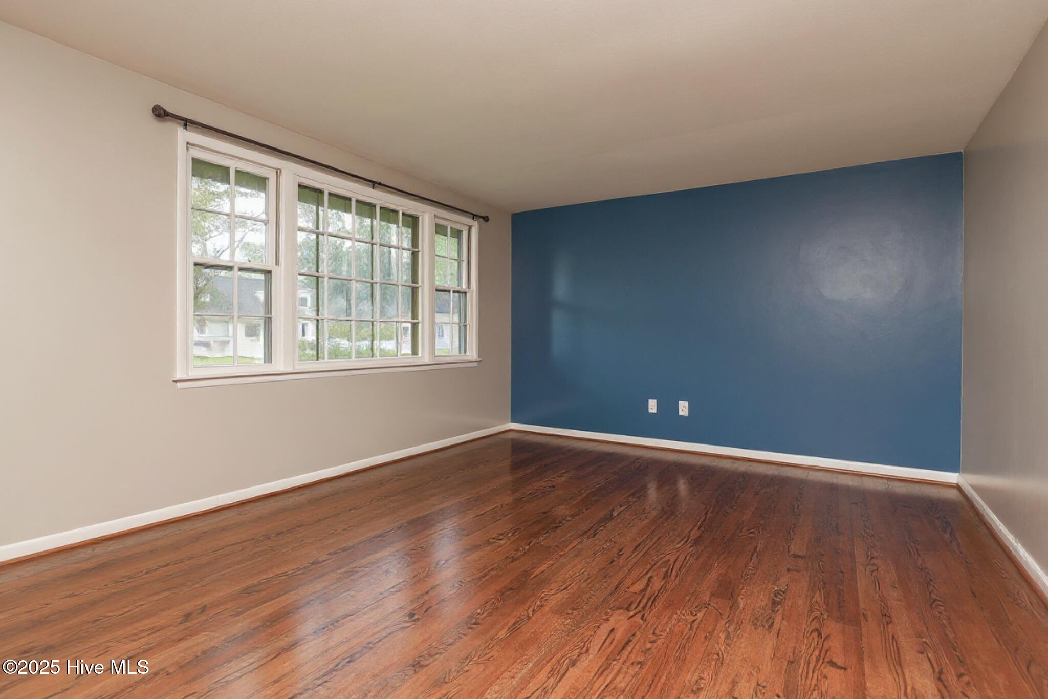 100524871 | Photo 12