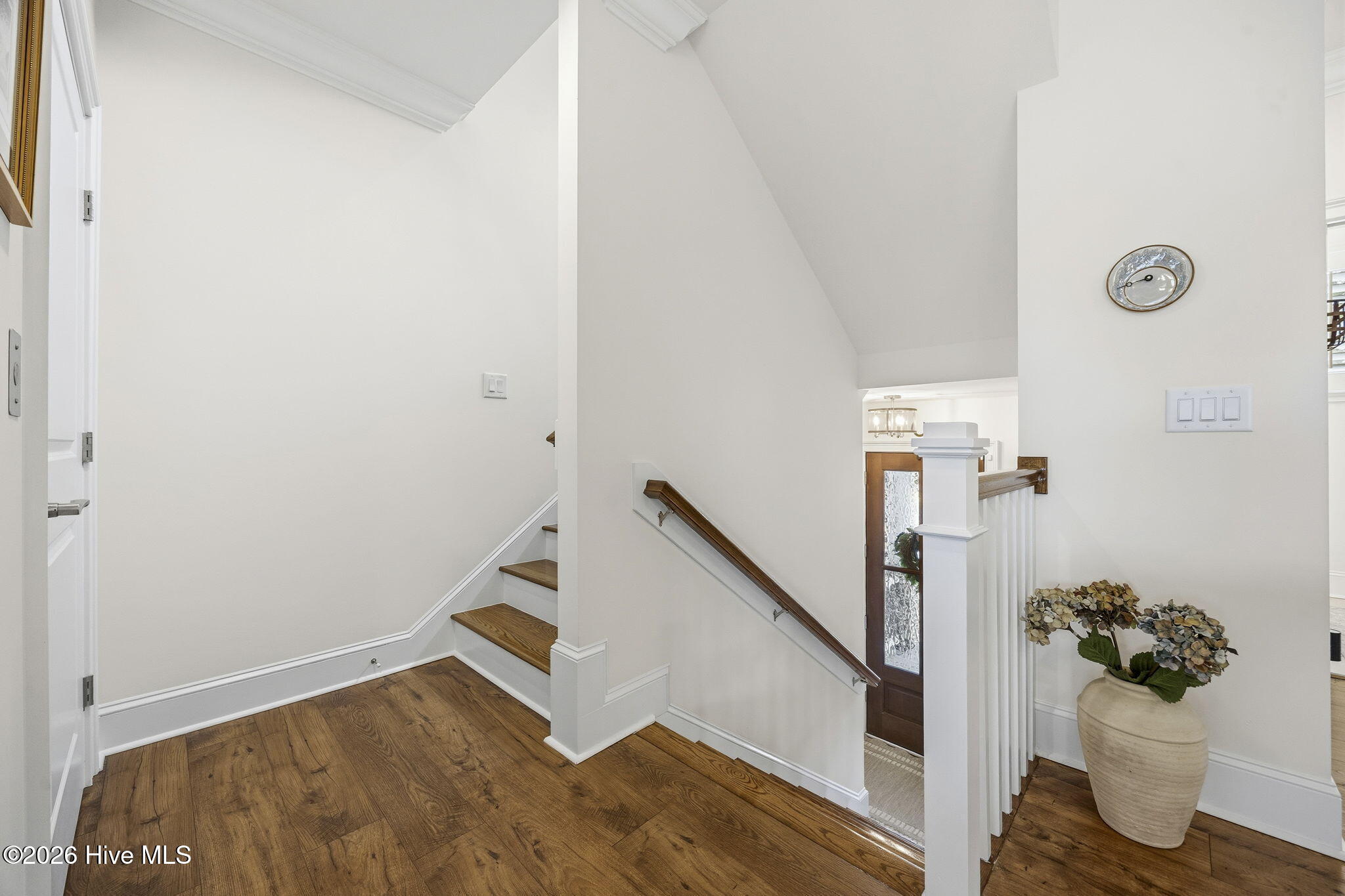 100553827 | Photo 23