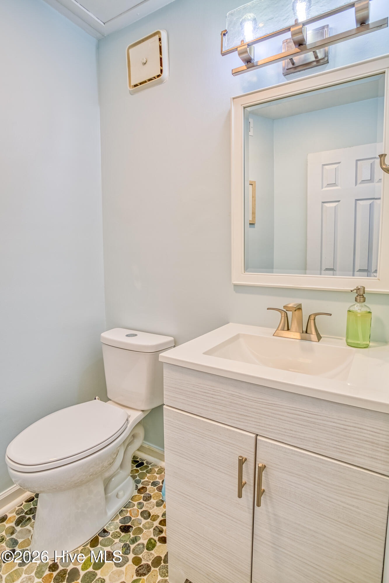 100558011 | Photo 15