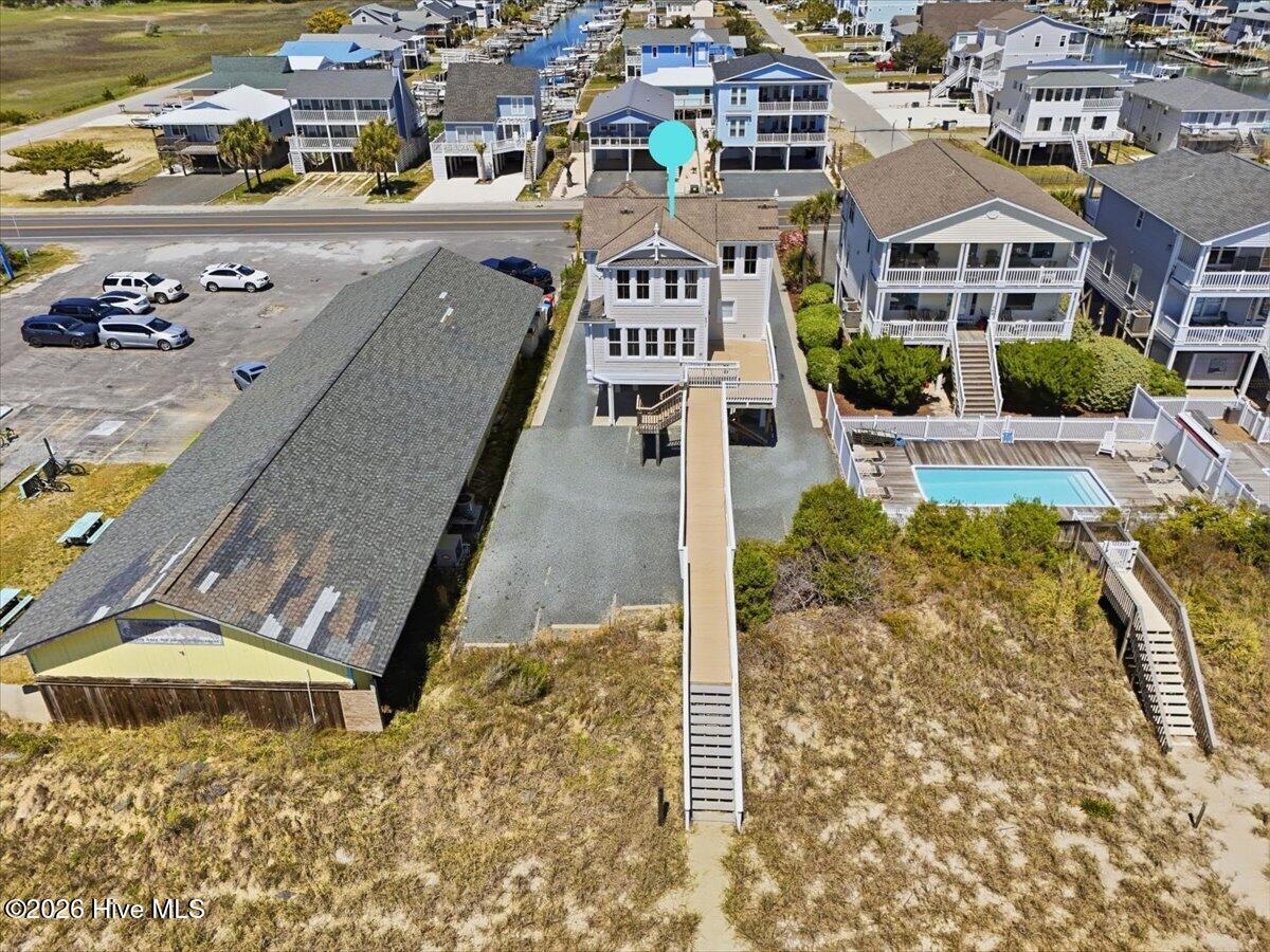 100566244 | Photo 70