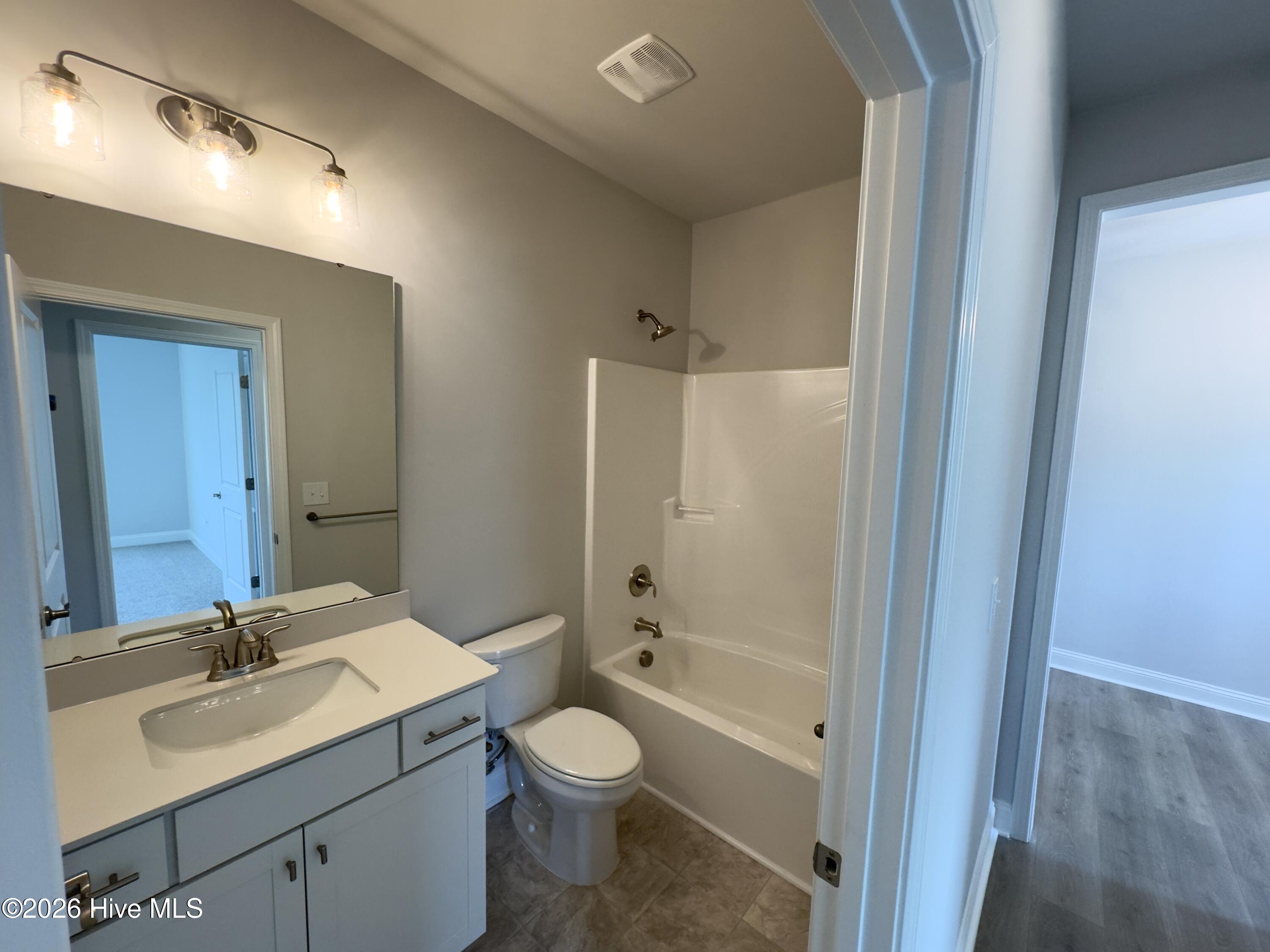 100563265 | Photo 17