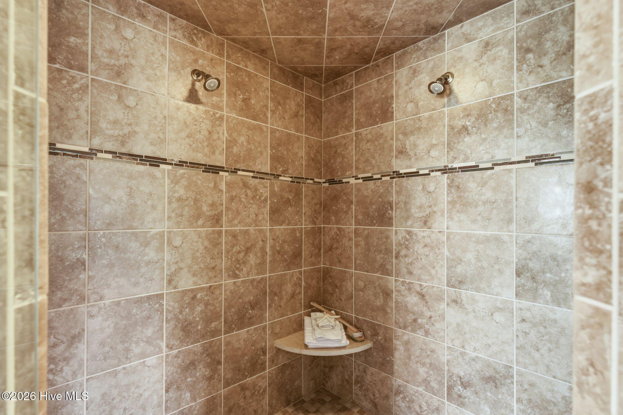 100564432 | Photo 31