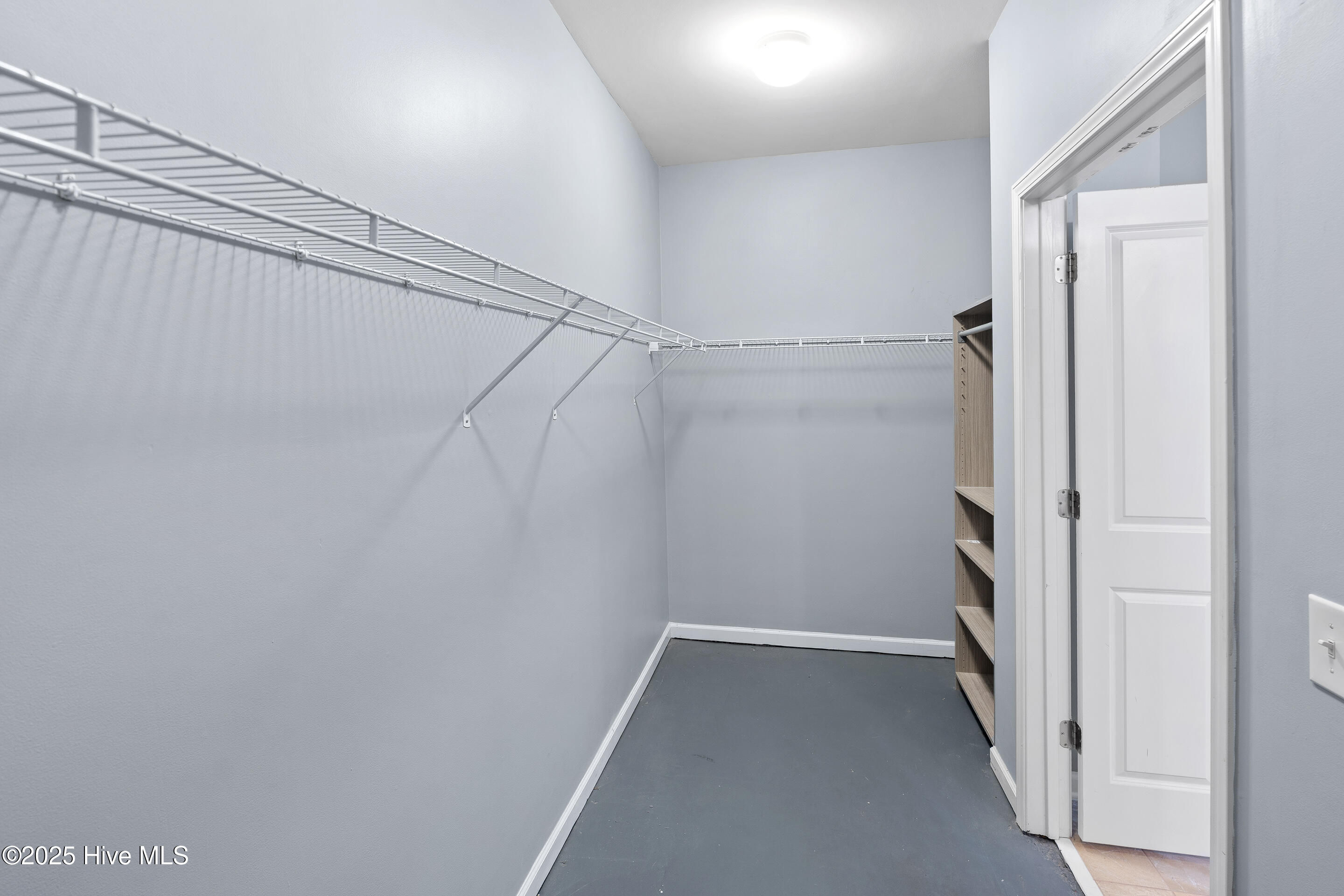 100533720 | Photo 29