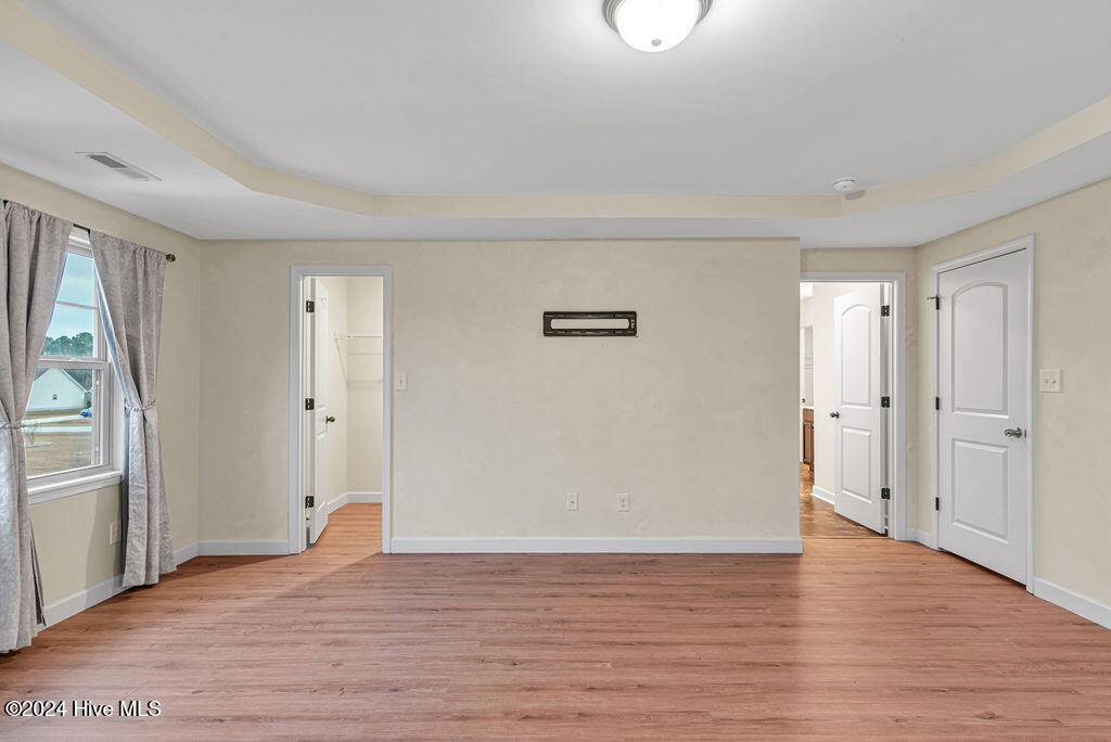 100565777 | Photo 21