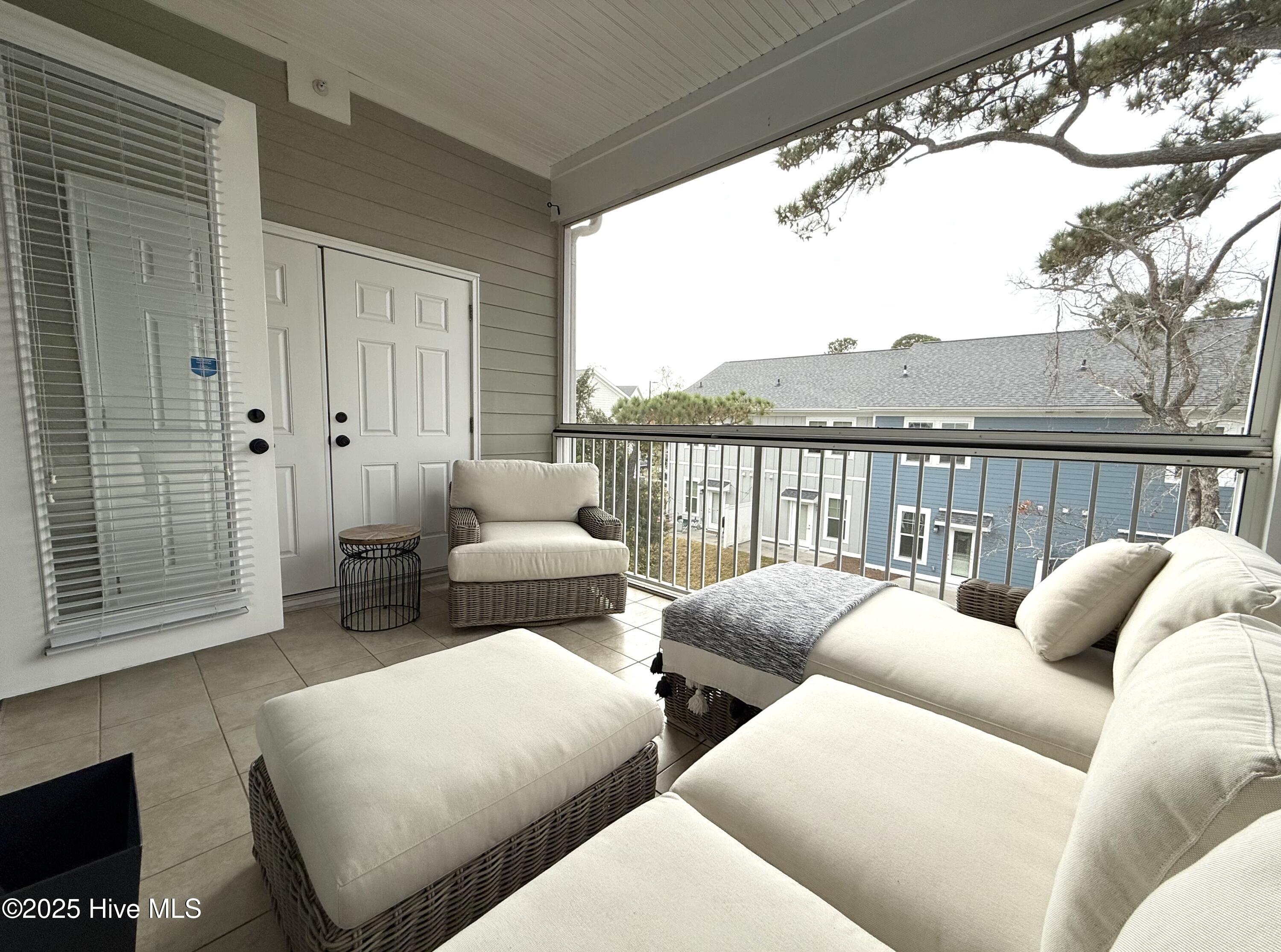 100542840 | Photo 32