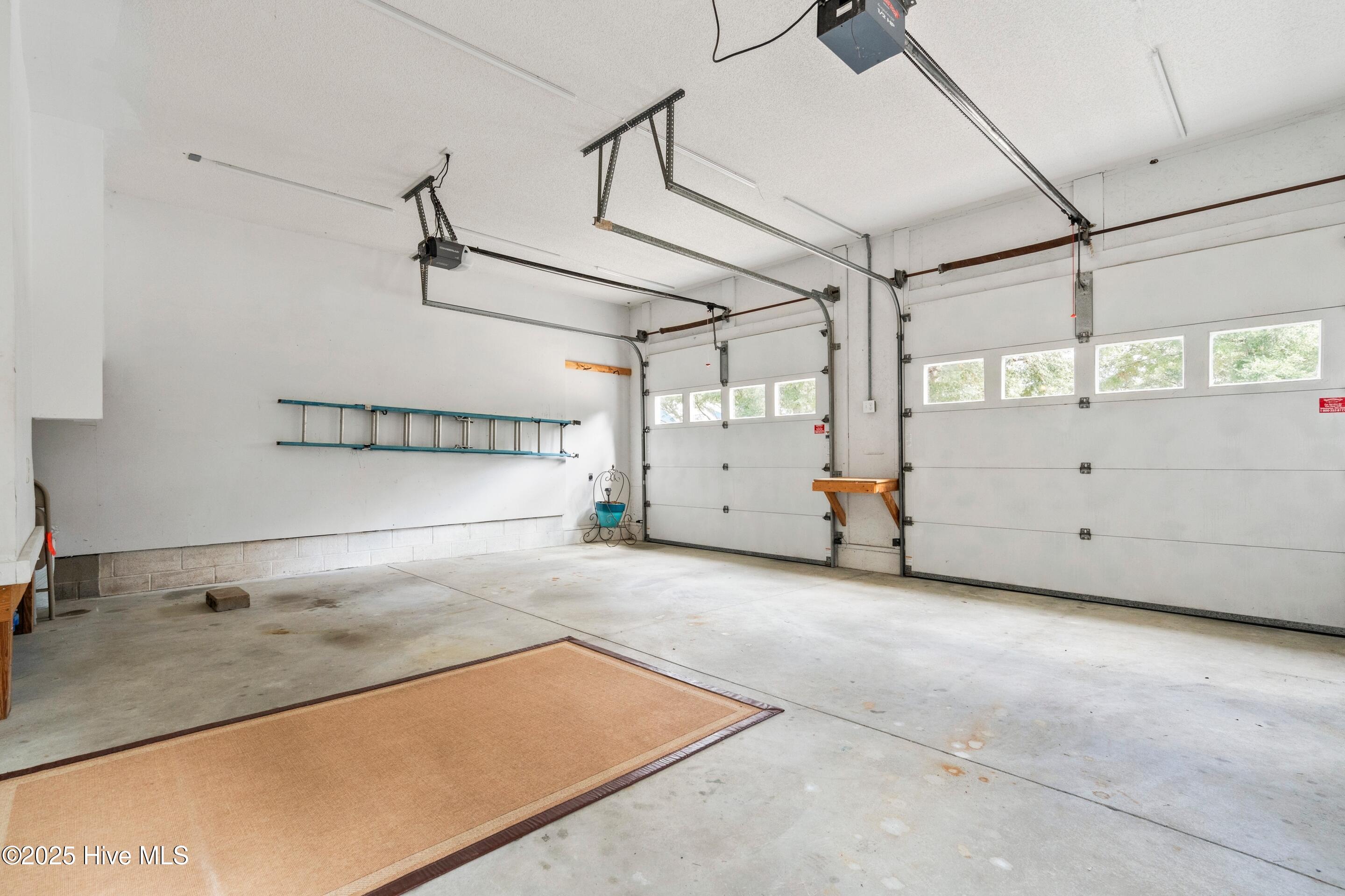 100539788 | Photo 33