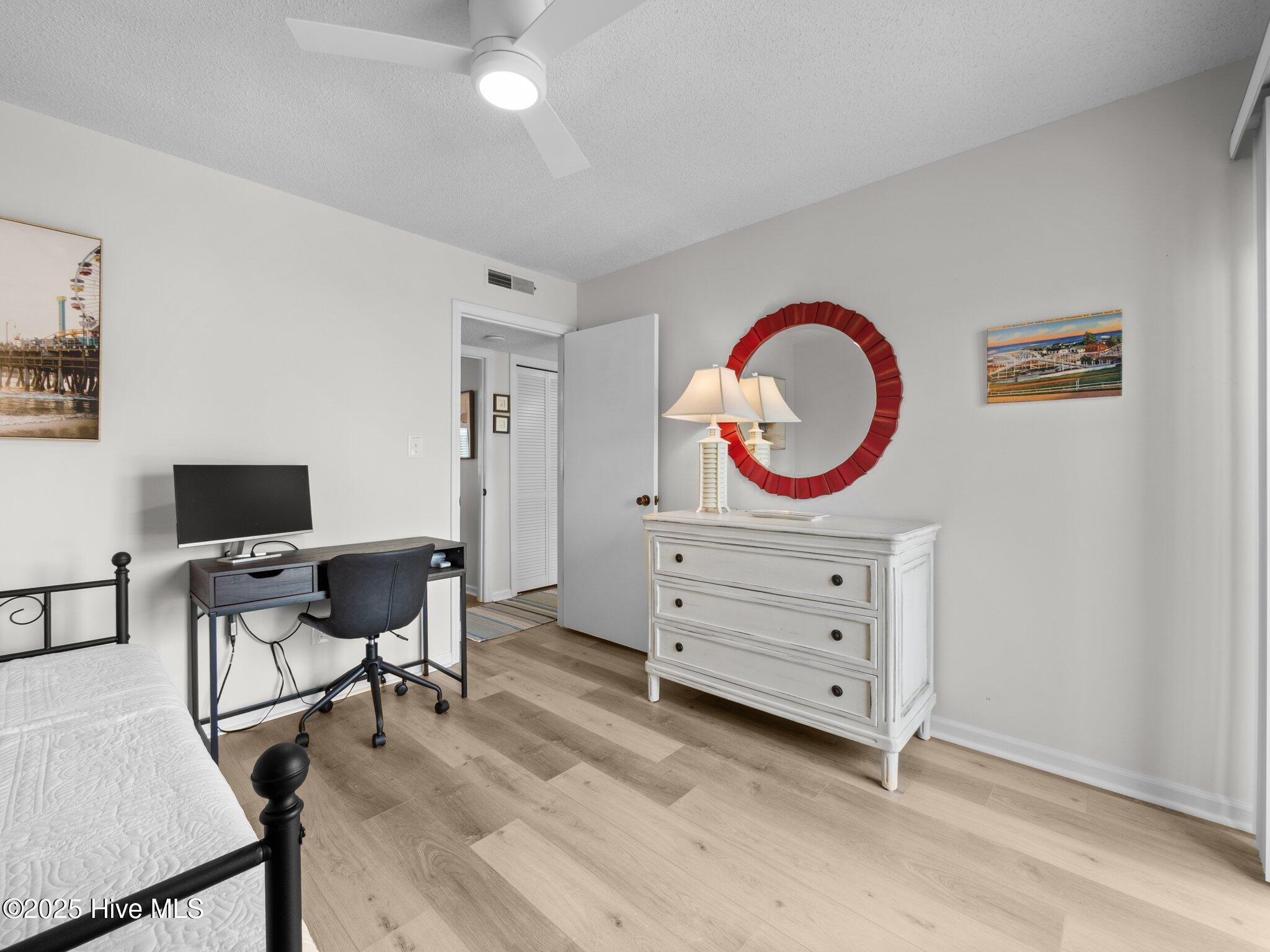 100517444 | Photo 22