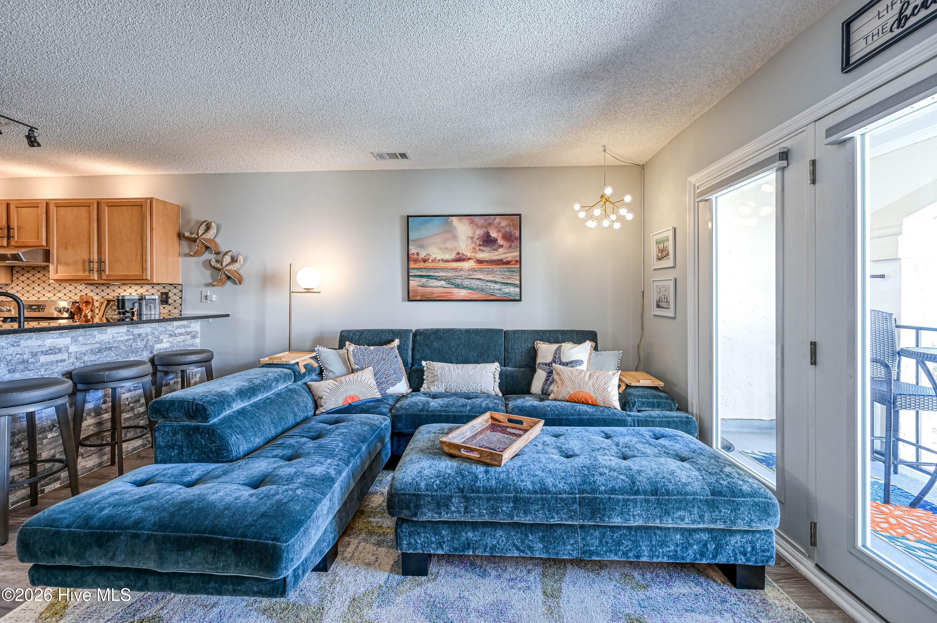 100568256 | Photo 29