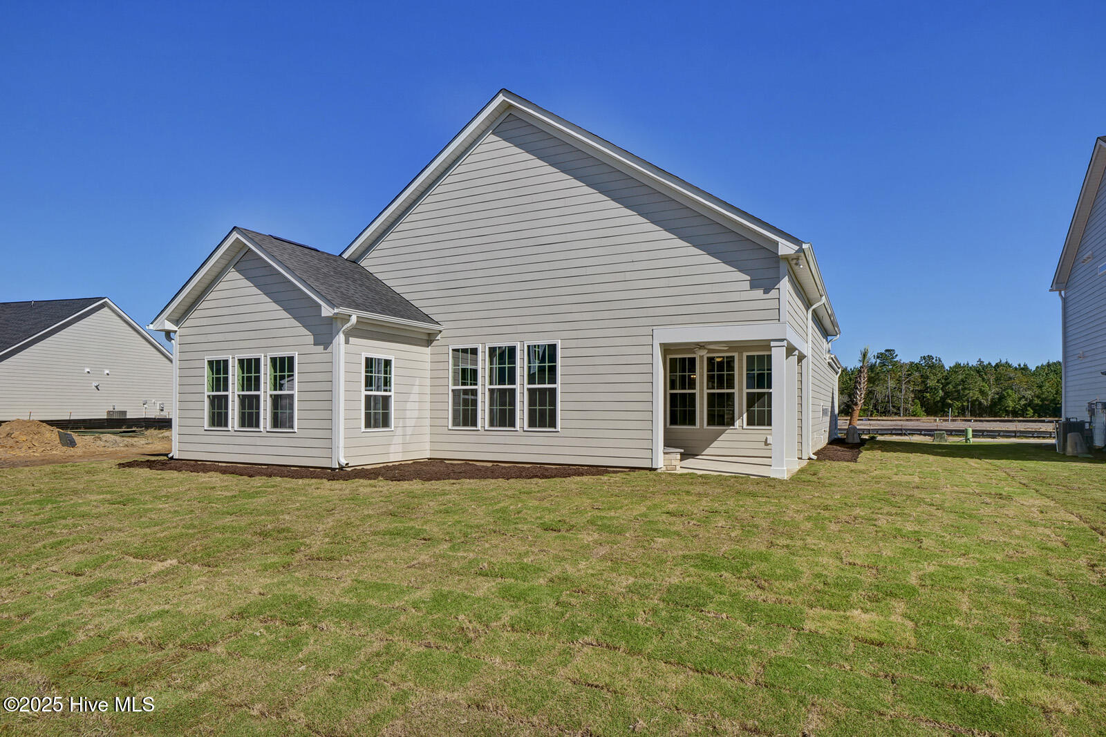 100527693 | Photo 28