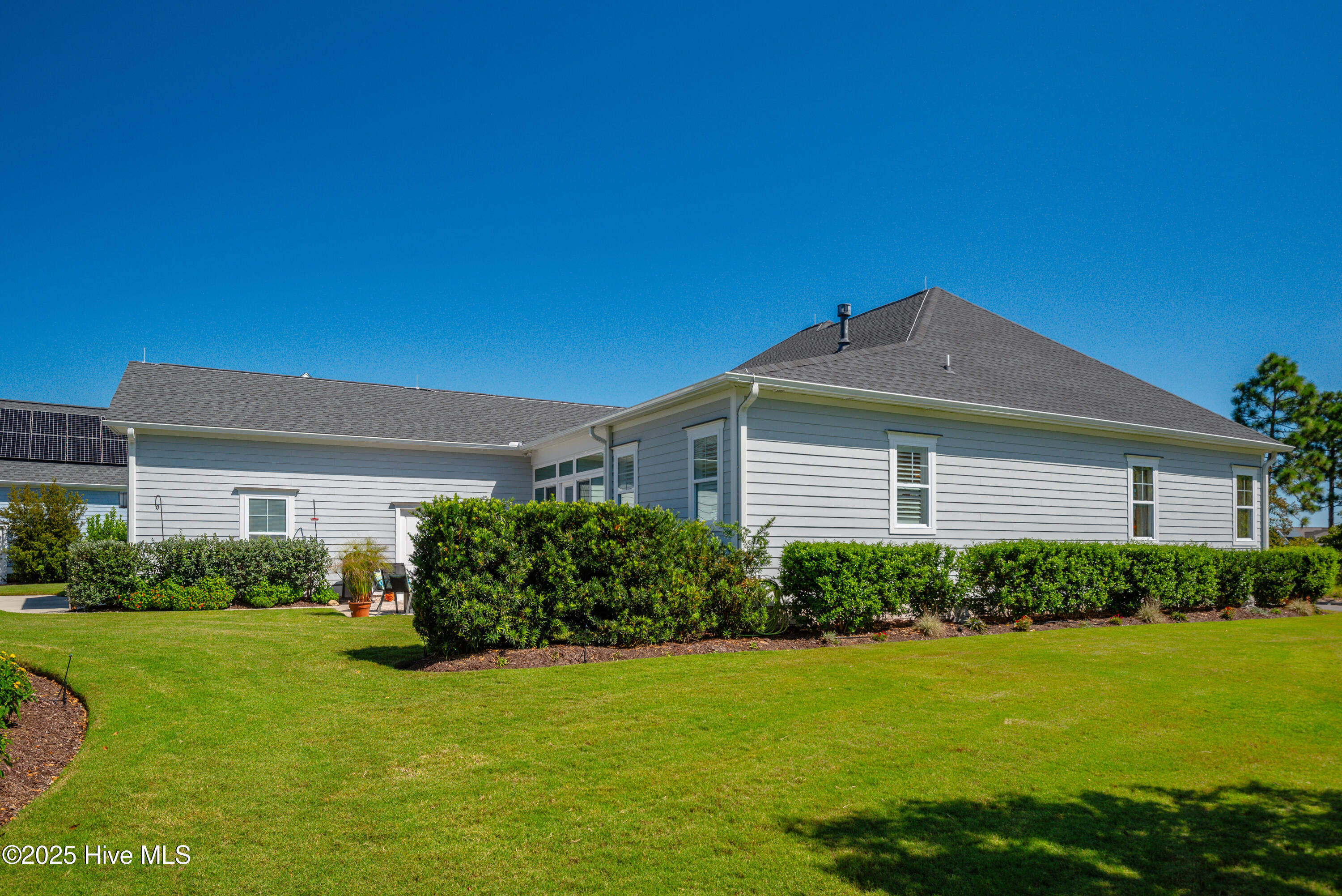 100530008 | Photo 57