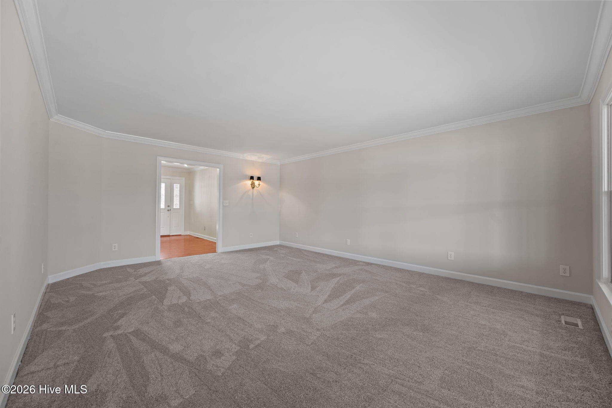 100542324 | Photo 45