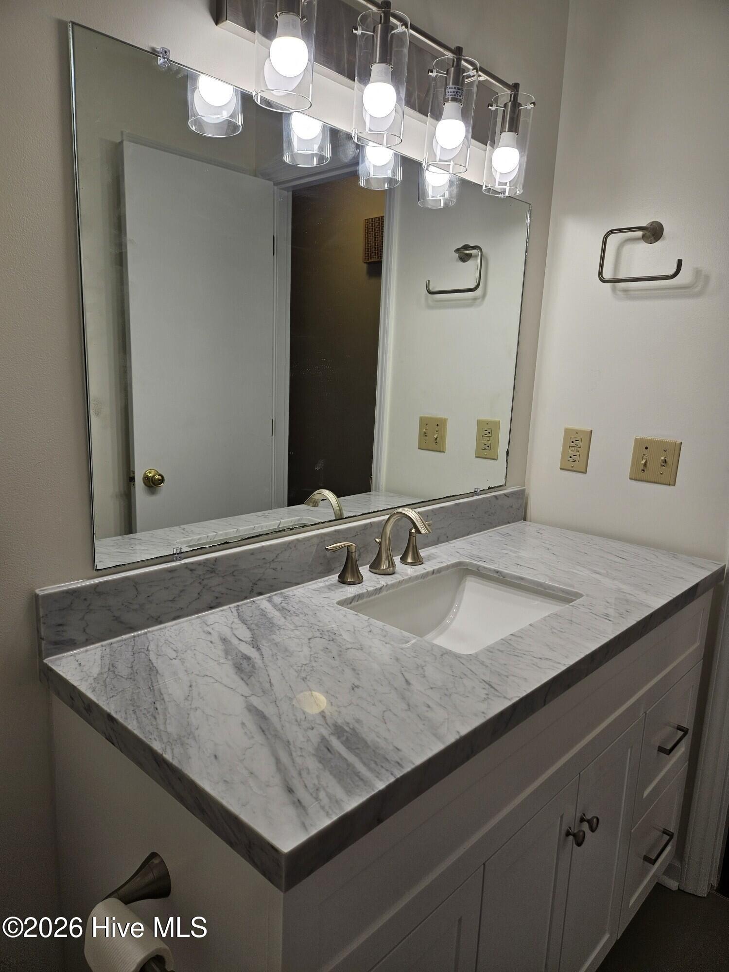 100517118 | Photo 22